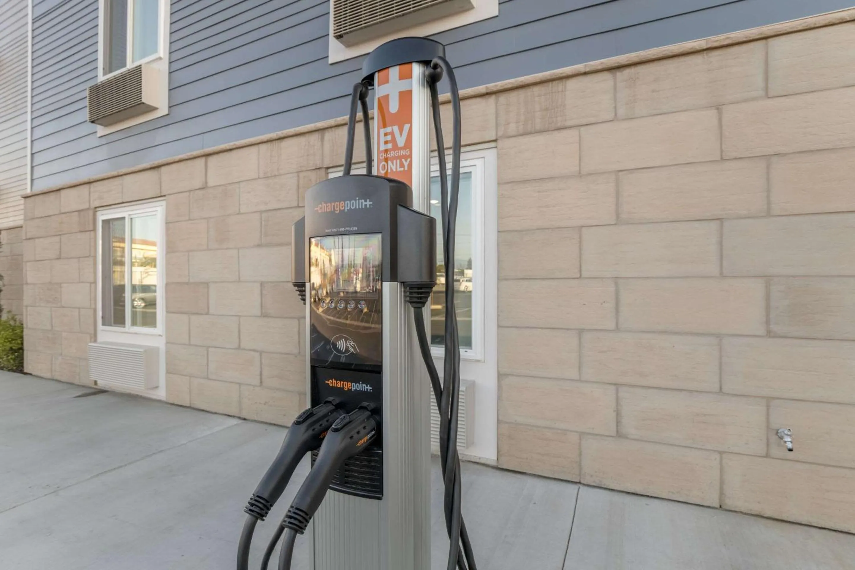 Property building in WoodSpring Suites Colton