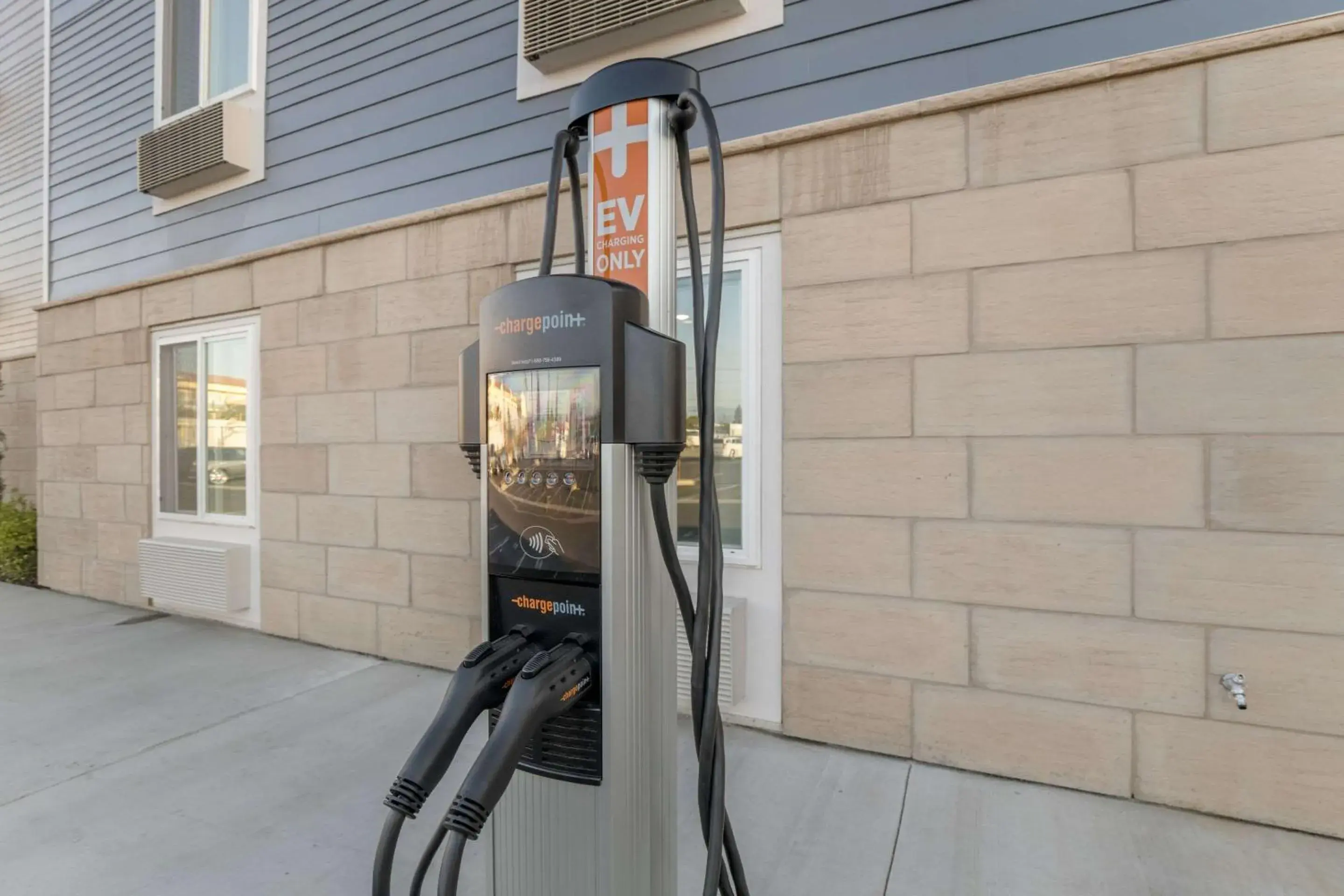 Property building in WoodSpring Suites Colton Property building in WoodSpring Suites Colton