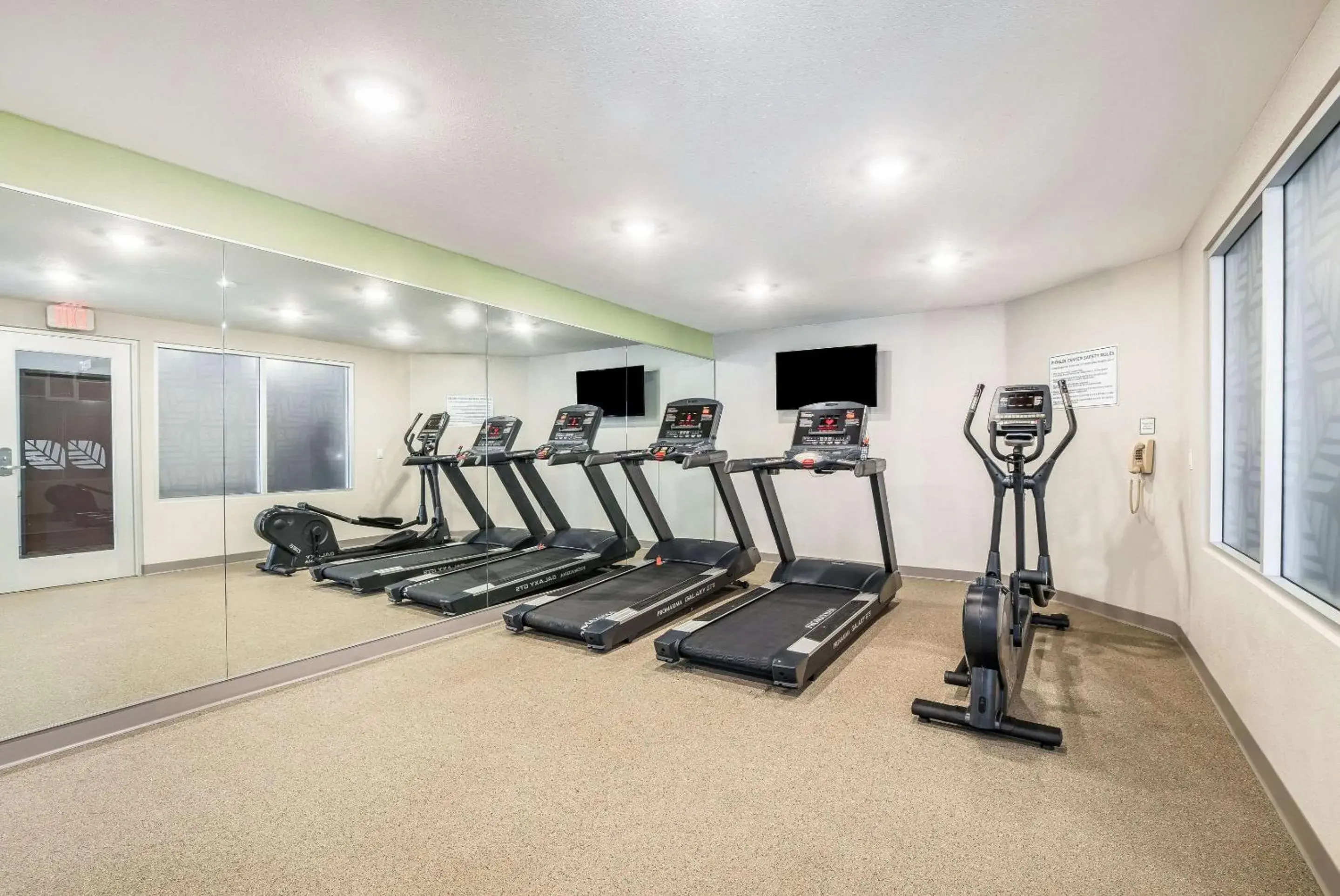 Fitness centre/facilities in WoodSpring Suites Colton Fitness centre/facilities in WoodSpring Suites Colton