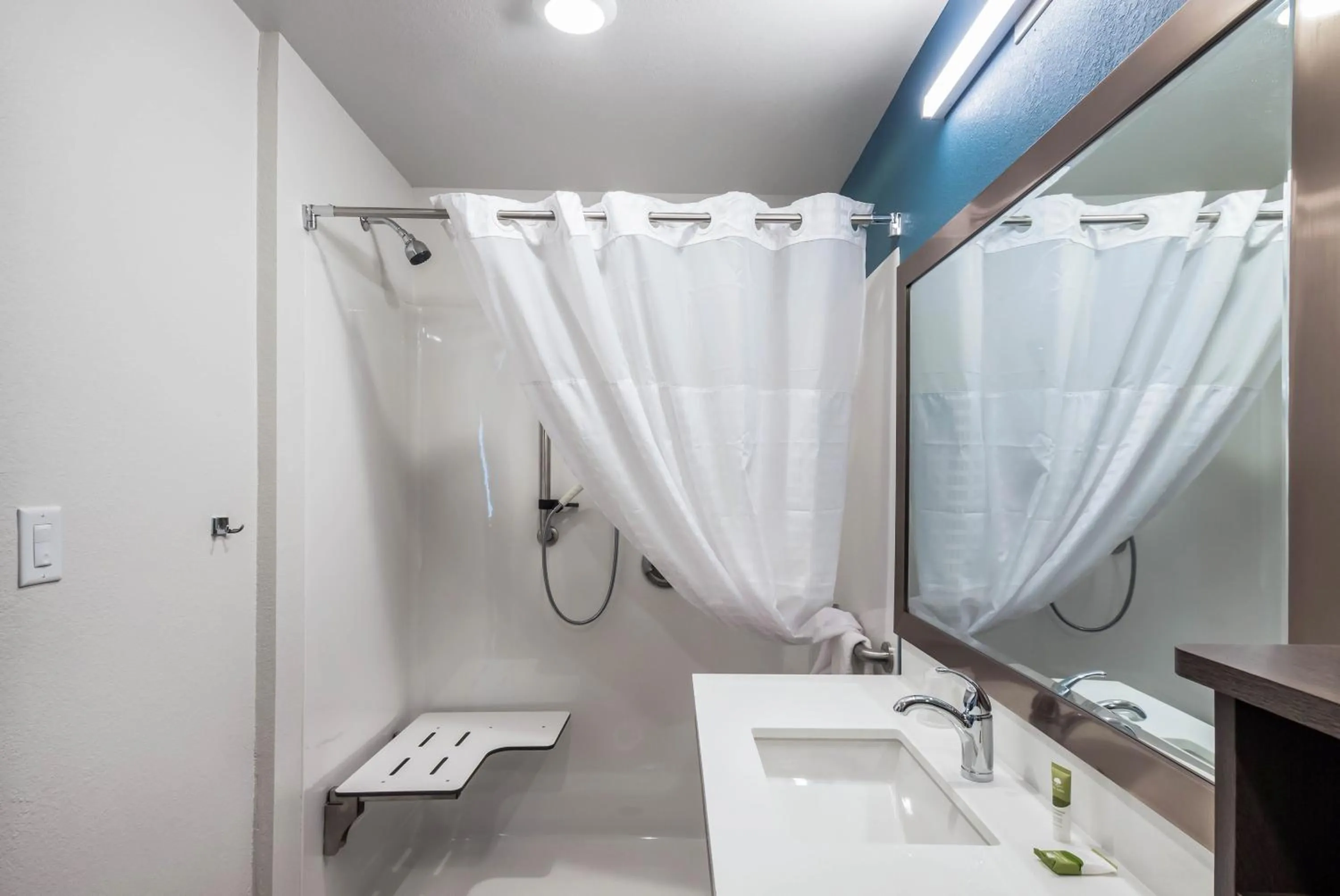 WoodSpring Suites Chicago Addison