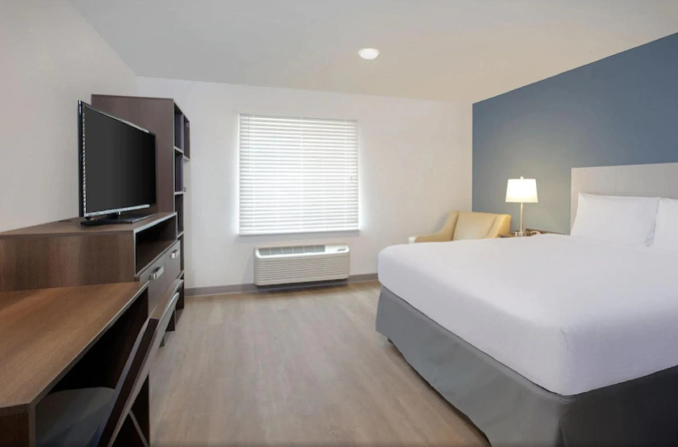 Bedroom, Bed in Woodspring Suites Atlanta Stockbridge