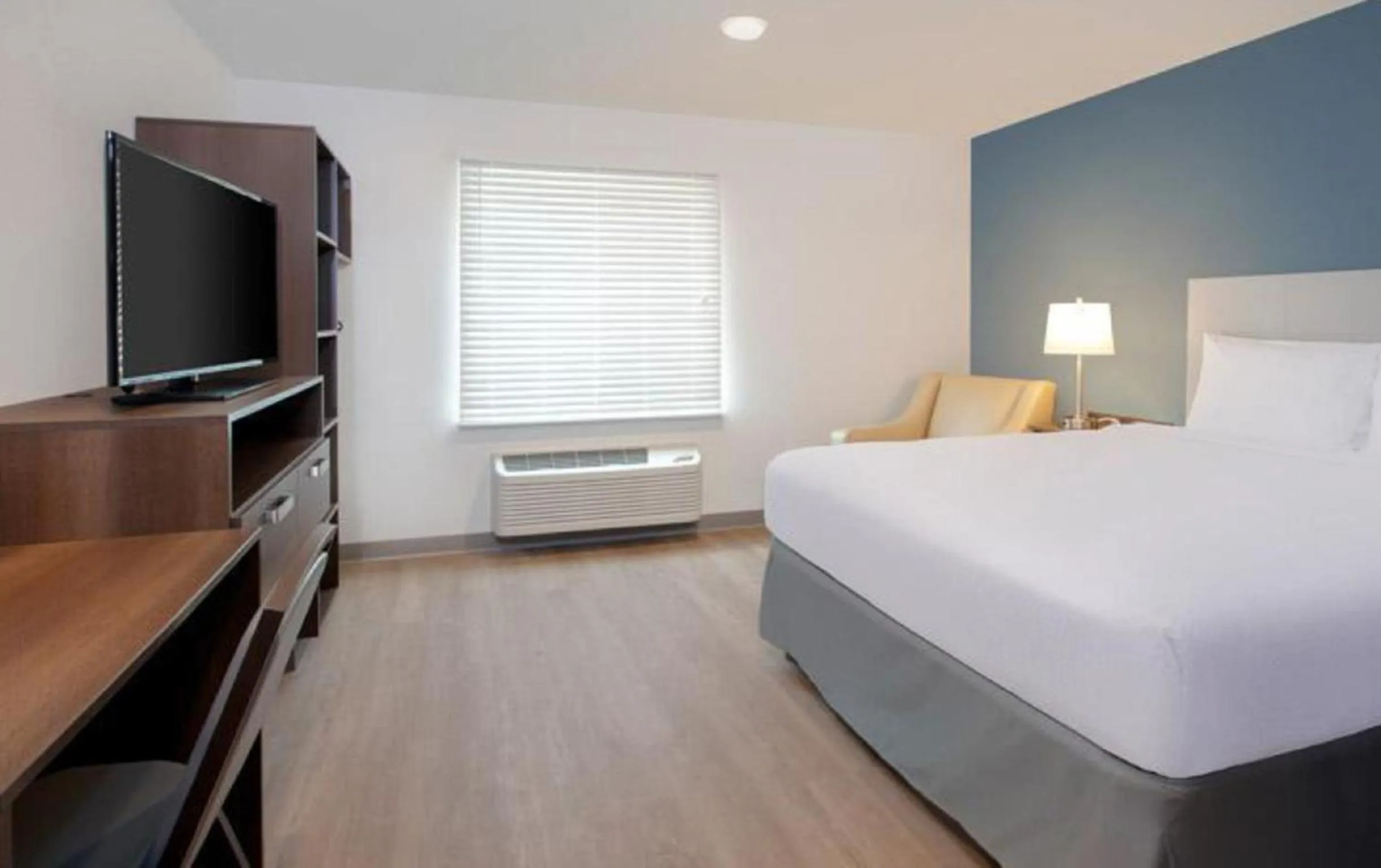Bedroom, Bed in Woodspring Suites Atlanta Stockbridge