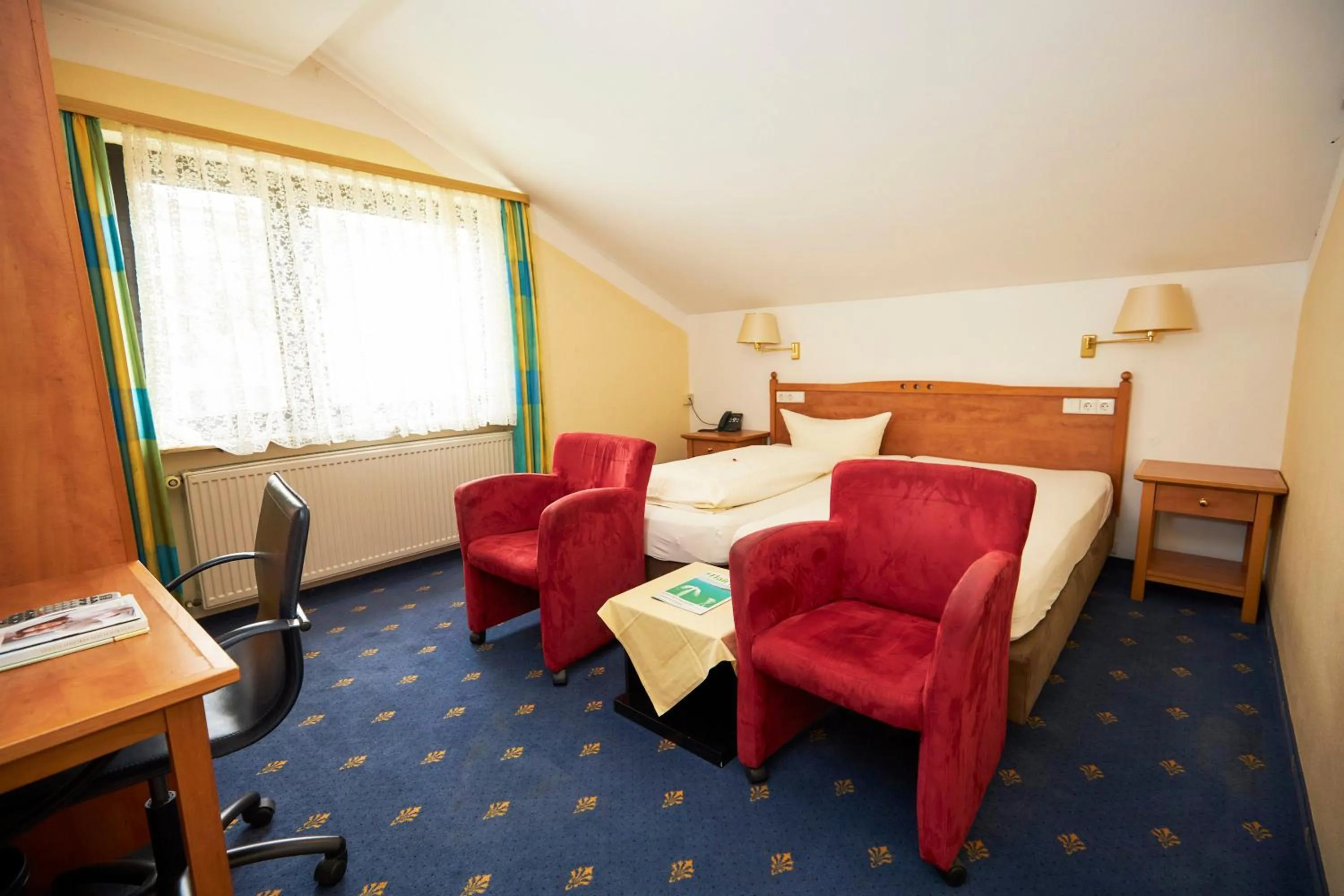 Photo of the whole room, Bed in Flair Hotel Landgasthof Roger