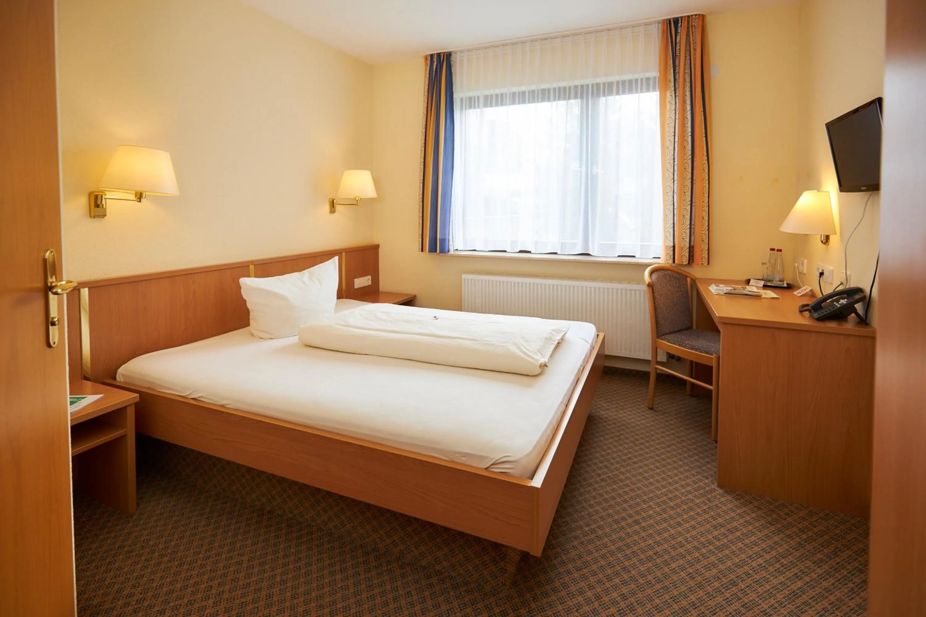 Photo of the whole room, Bed in Flair Hotel Landgasthof Roger