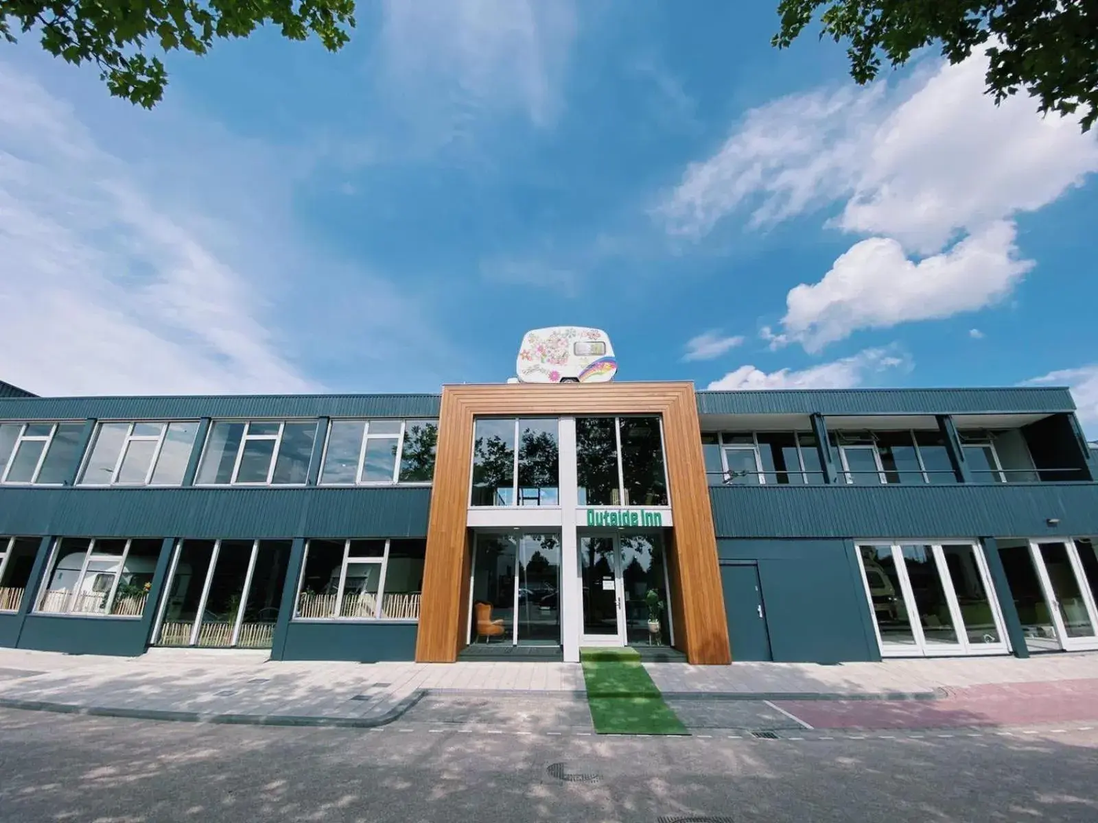 Property building in Outside Inn Property building in Outside Inn