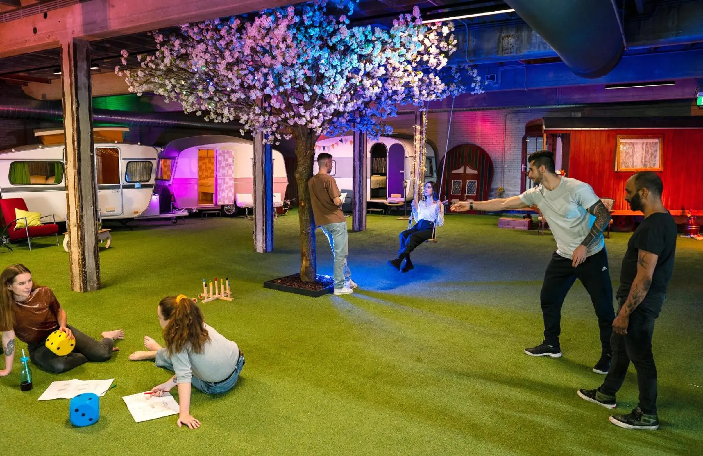 Outside Inn Outside Inn