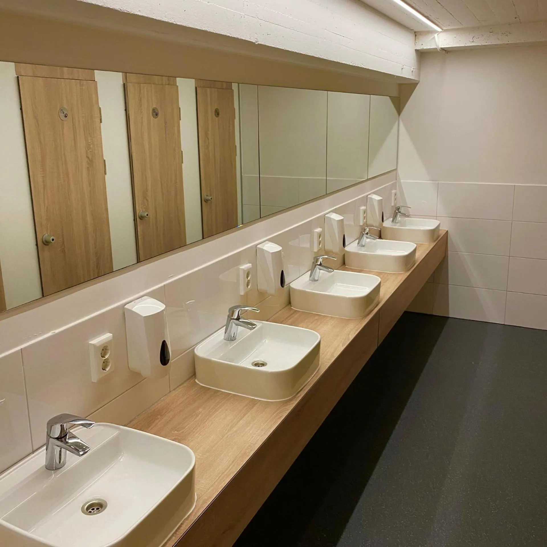 Bathroom in Outside Inn