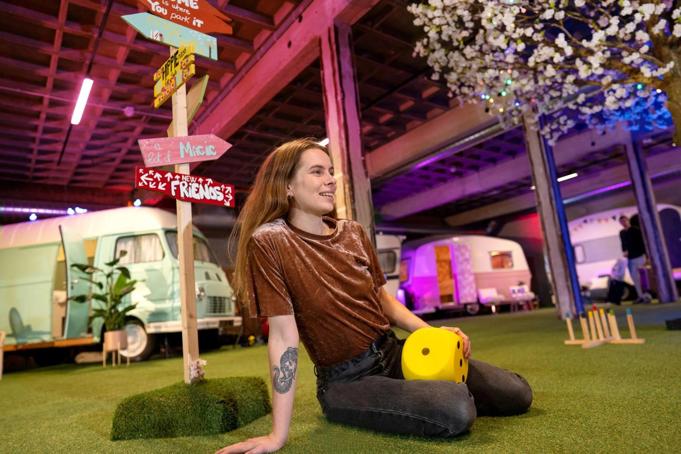 People in Outside Inn