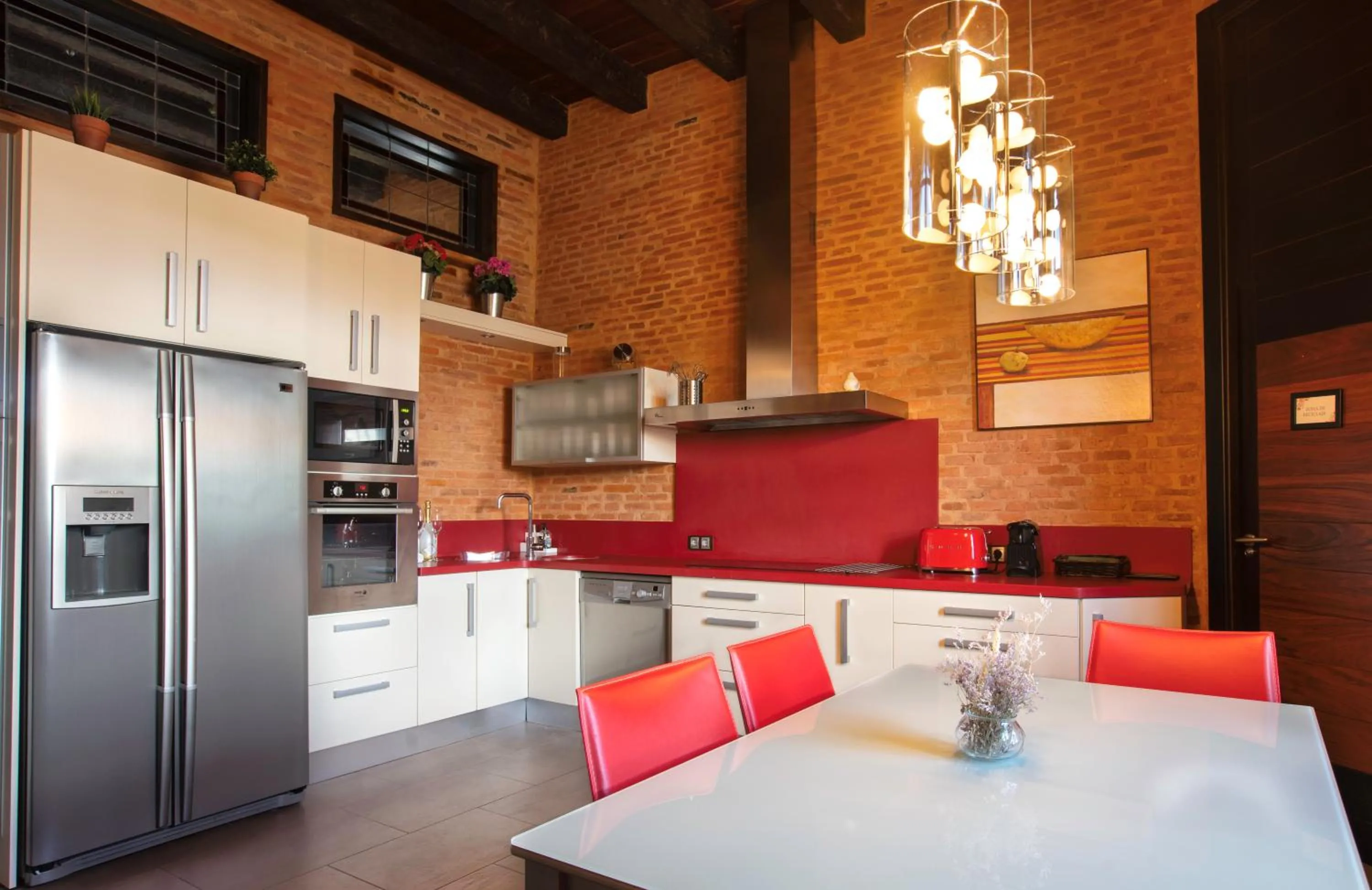 Communal kitchen in Castillo de Monte la Reina Posada Real & Bodega