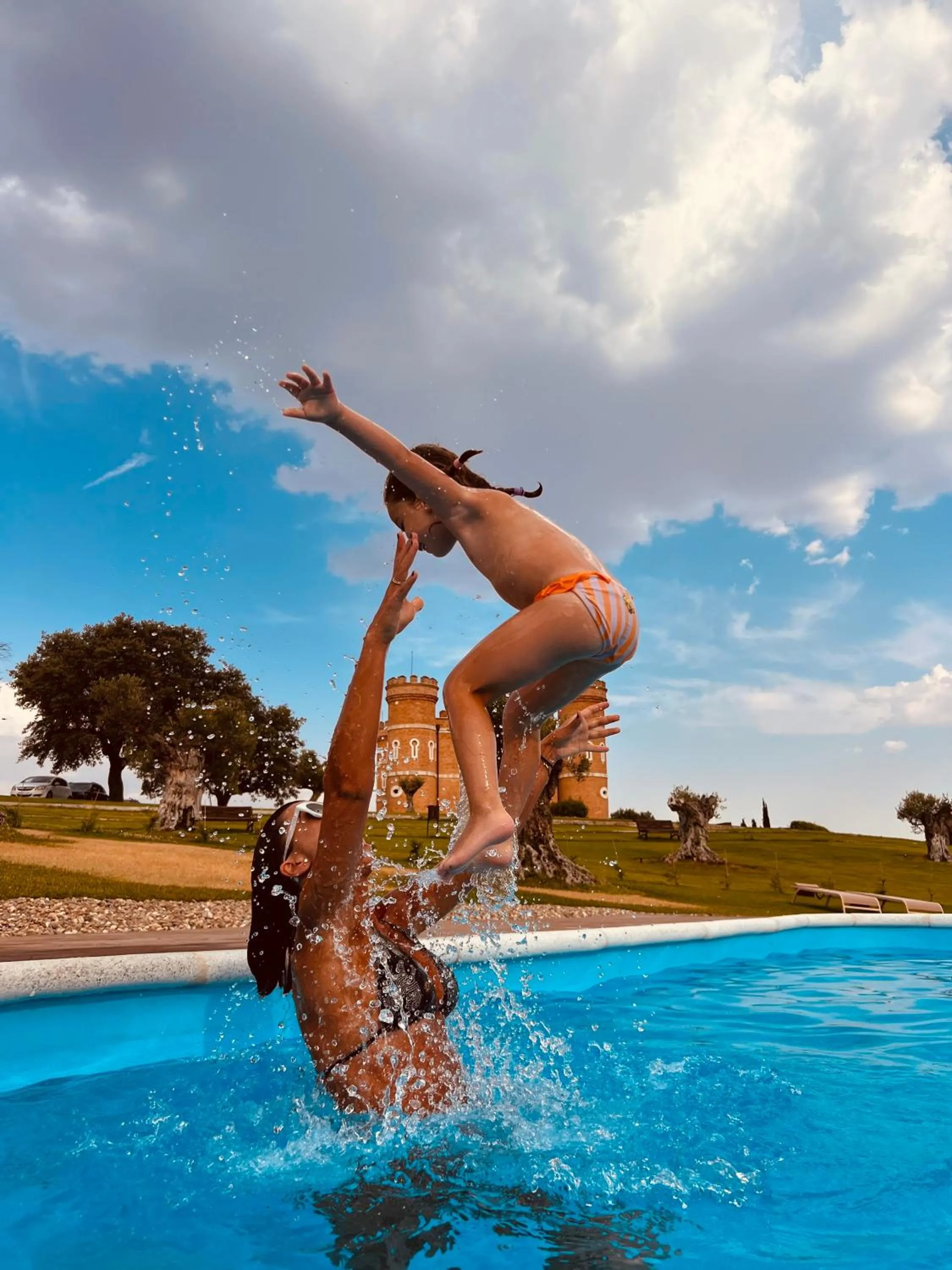 Swimming pool in Castillo de Monte la Reina Posada Real & Bodega
