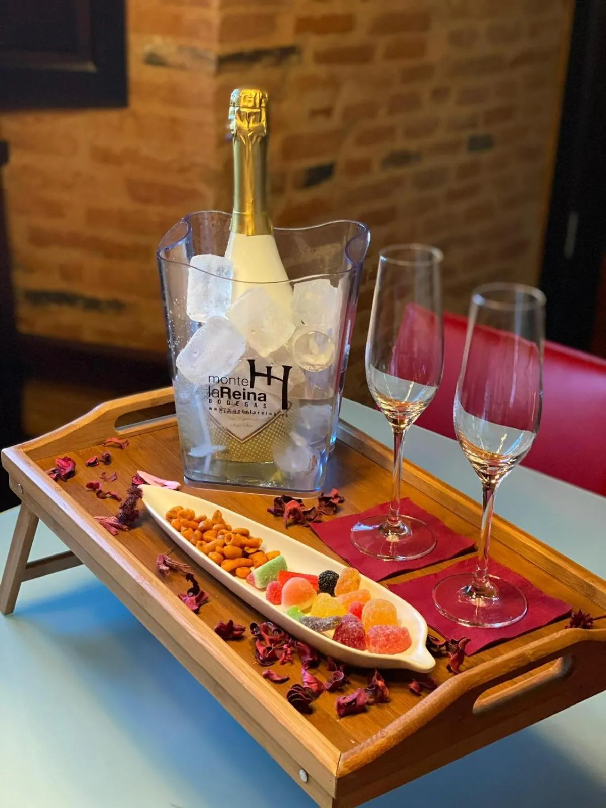 Food and drinks in Castillo de Monte la Reina Posada Real & Bodega