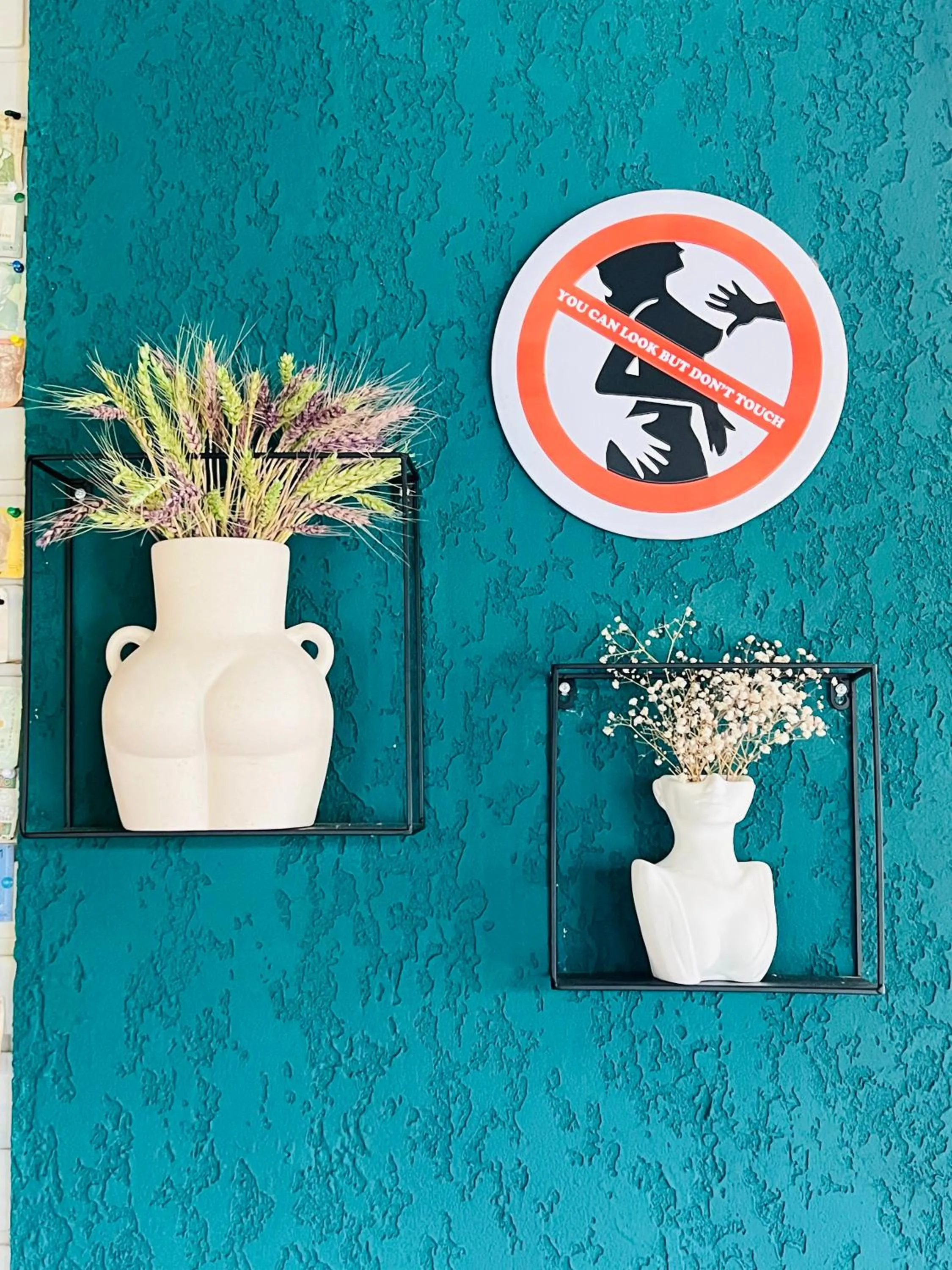 Decorative detail in Green Flower Boutique Hotel and Winery