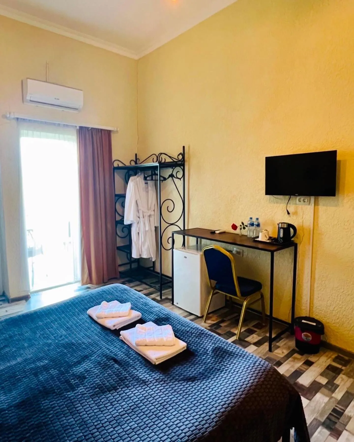 TV and multimedia, Bed in Green Flower Boutique Hotel and Winery