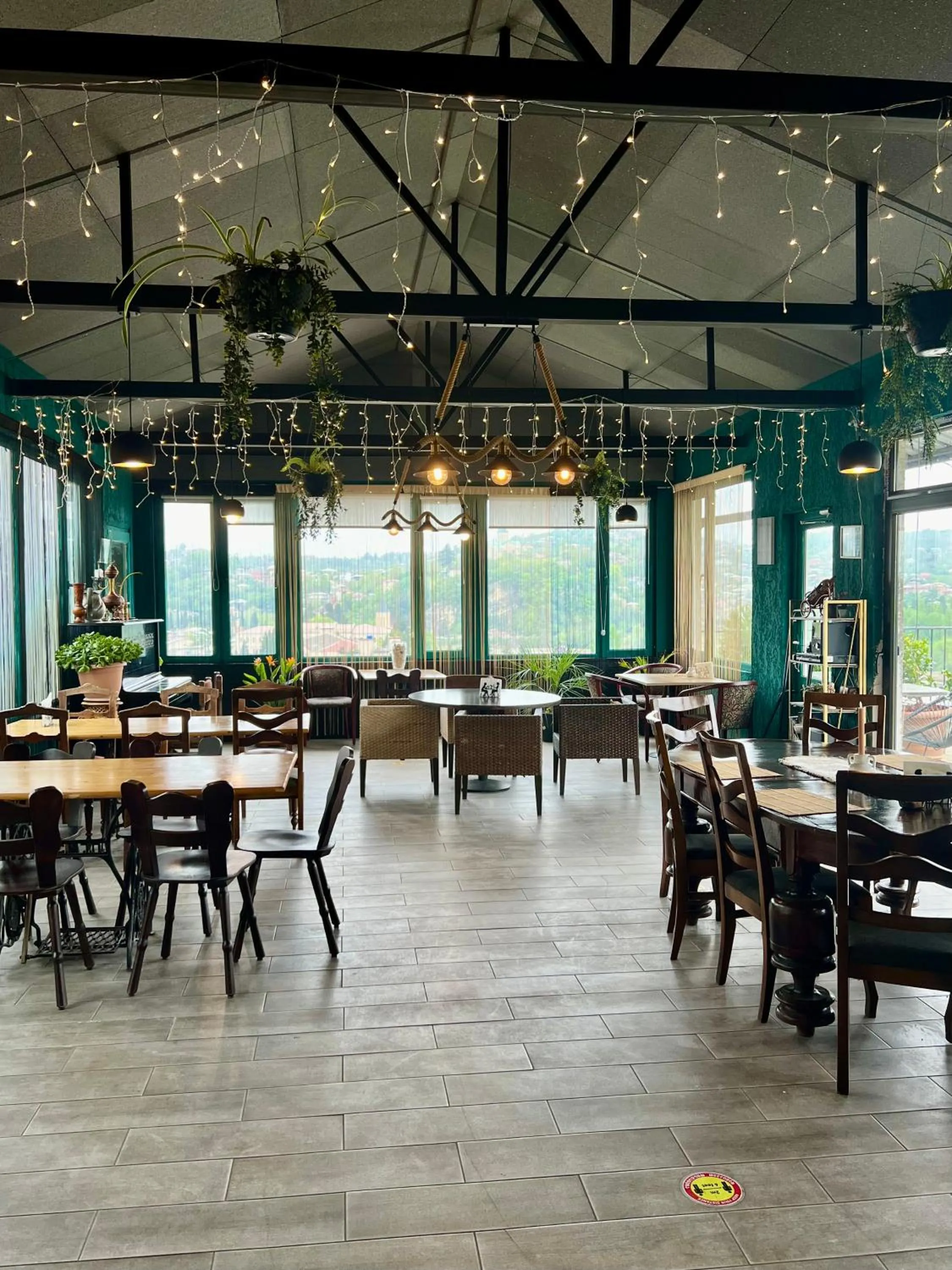 Restaurant/places to eat in Green Flower Boutique Hotel and Winery