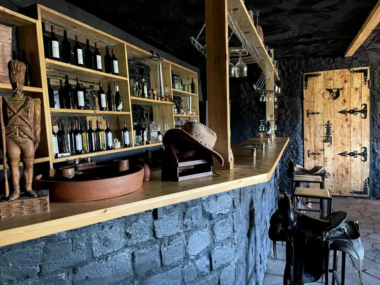 Restaurant/places to eat in Green Flower Boutique Hotel and Winery