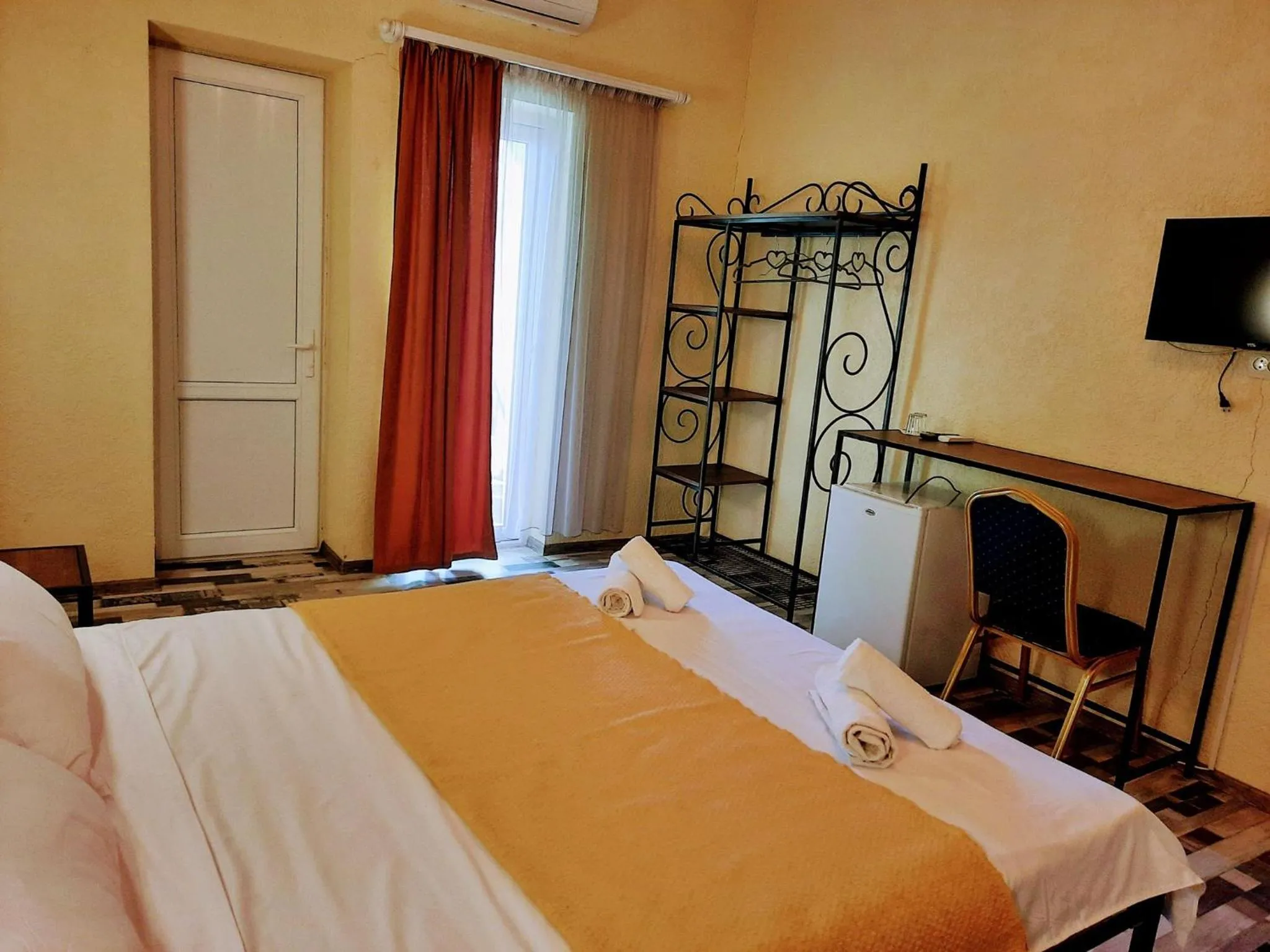 Photo of the whole room, Bed in Green Flower Boutique Hotel and Winery