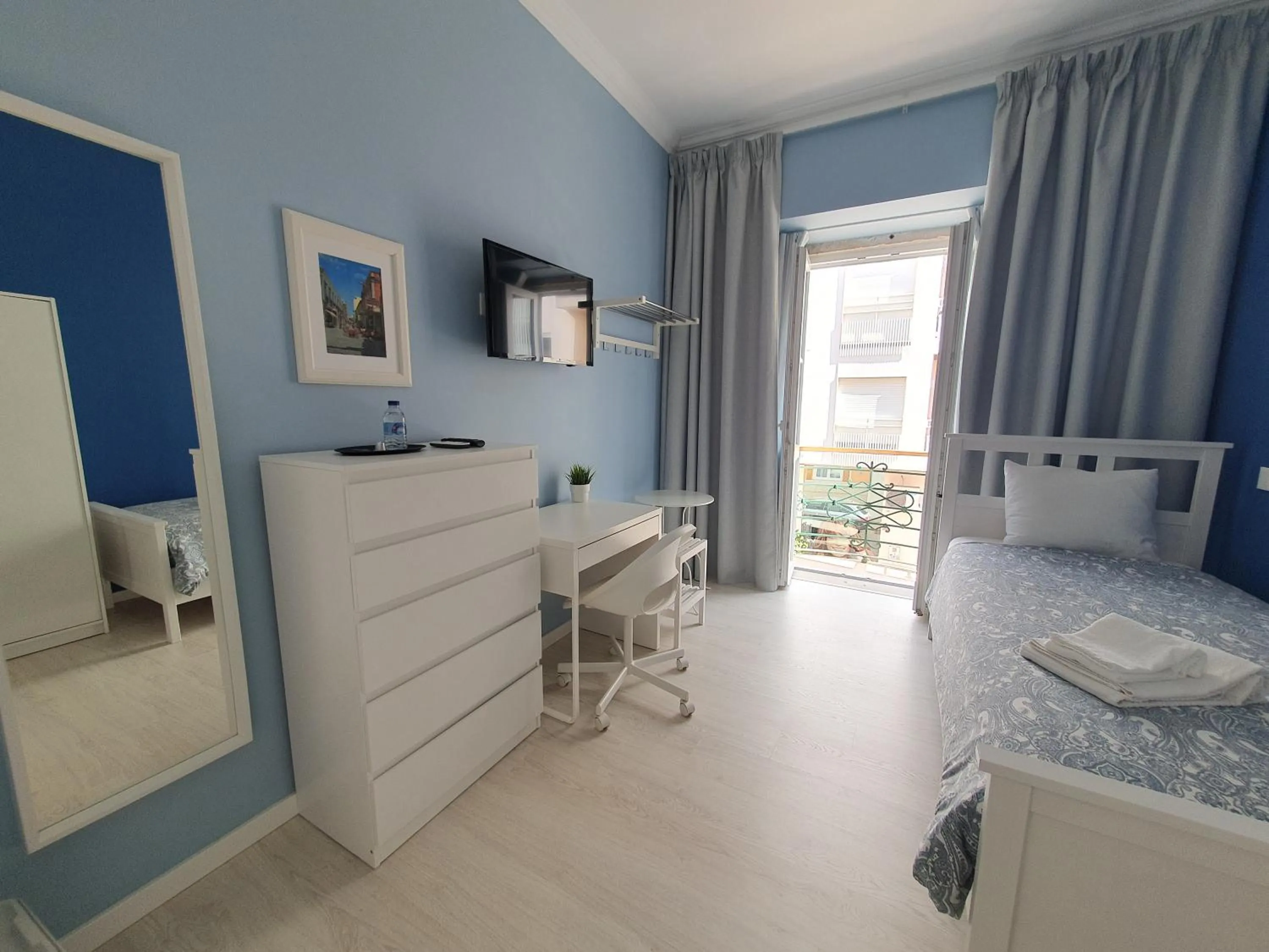 City view, Bed in Inn Faro - Casa Amarela - Guest House