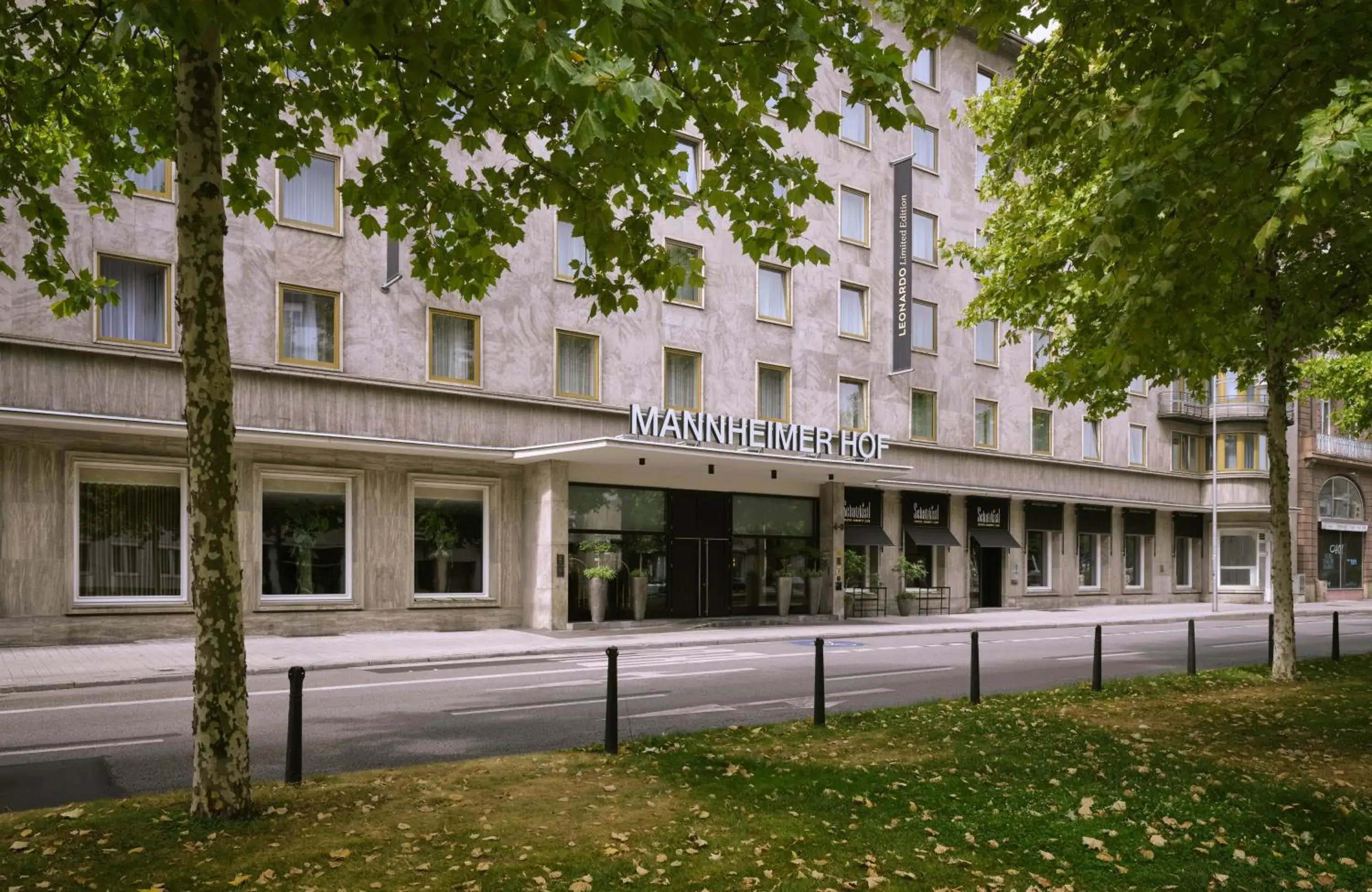 Property building in Hotel Mannheimer Hof - Leonardo Limited Edition Property building in Hotel Mannheimer Hof - Leonardo Limited Edition