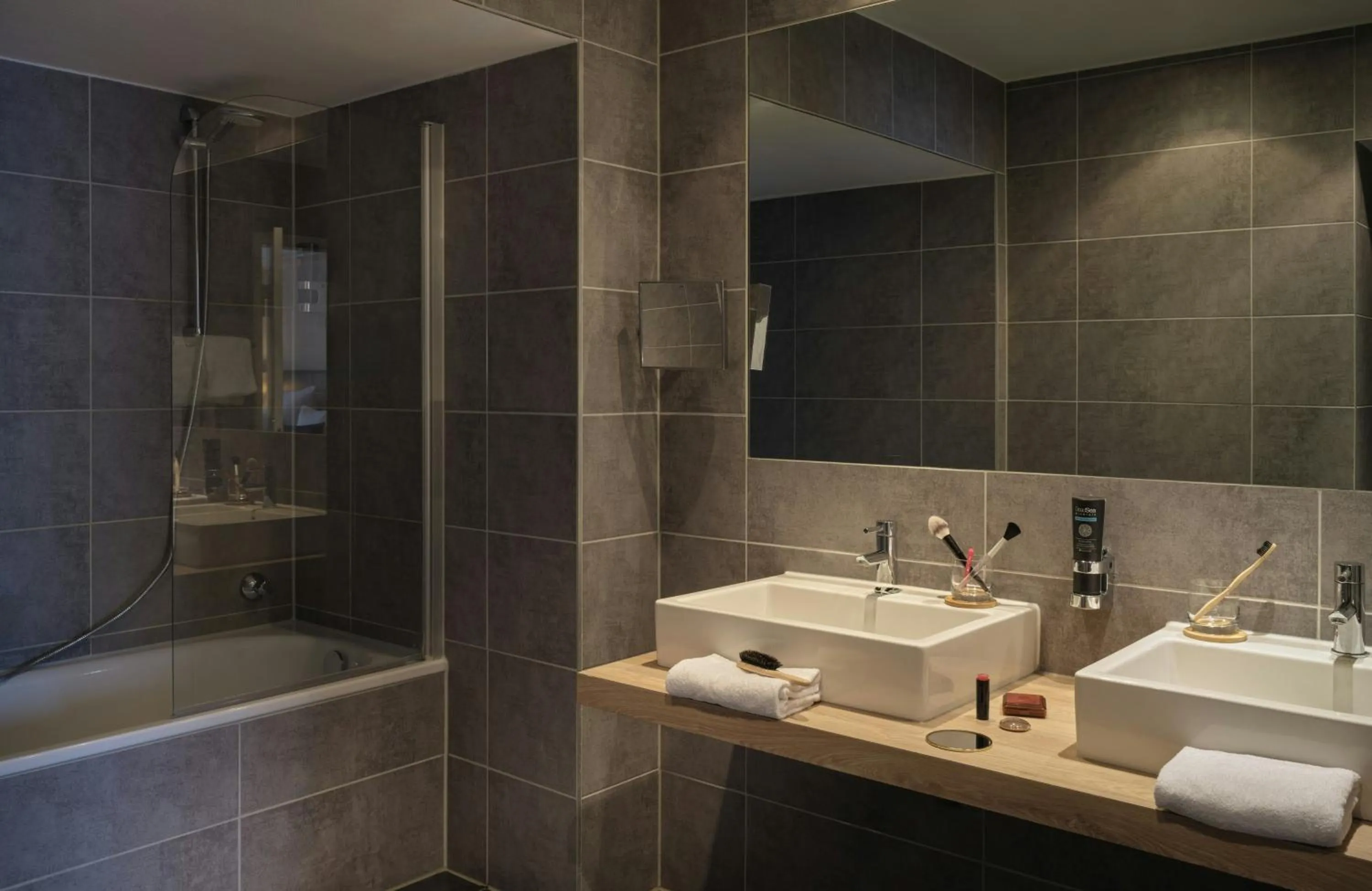 Bathroom in Hotel Mannheimer Hof - Leonardo Limited Edition