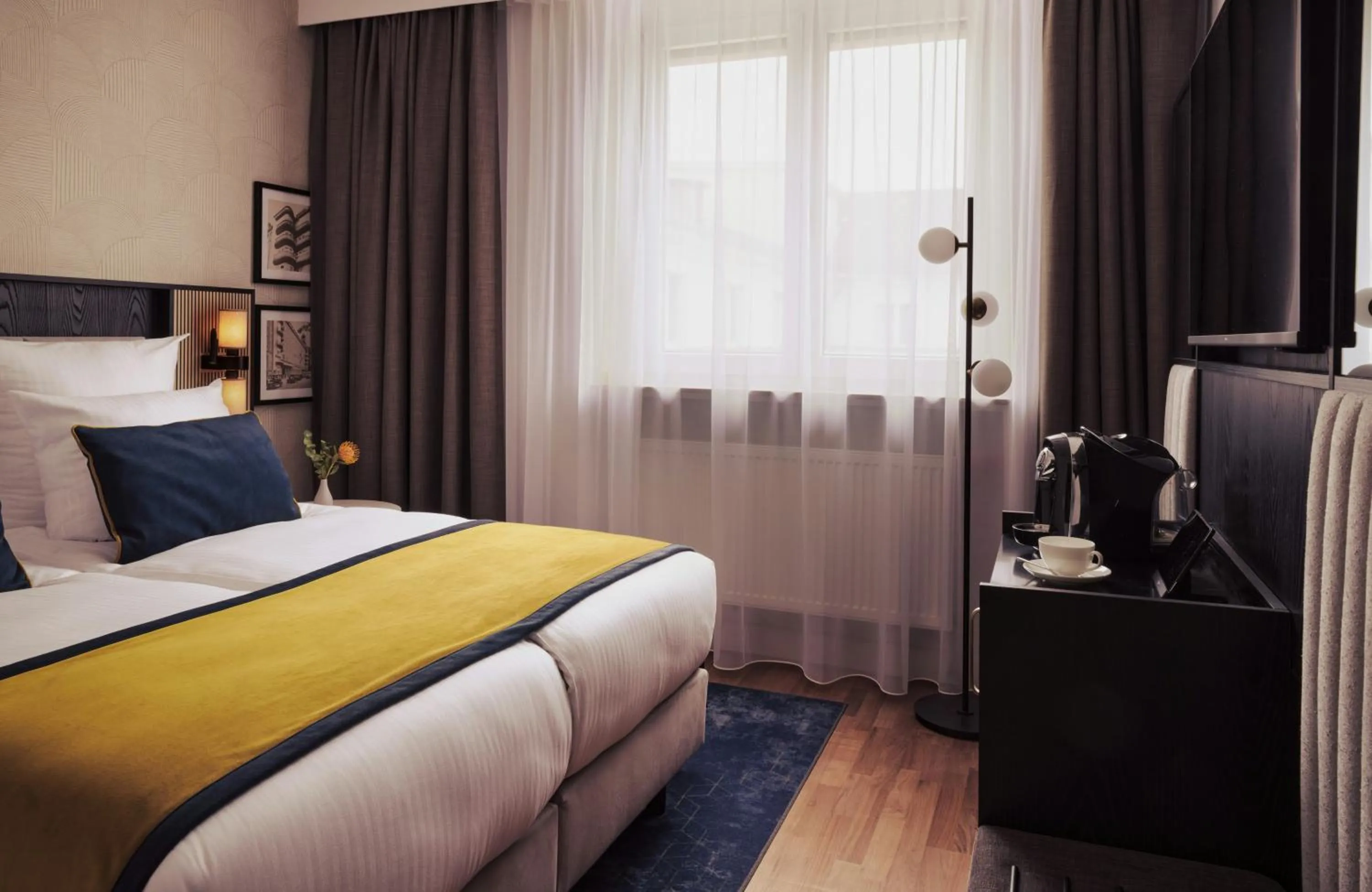 Photo of the whole room, Bed in Hotel Mannheimer Hof - Leonardo Limited Edition