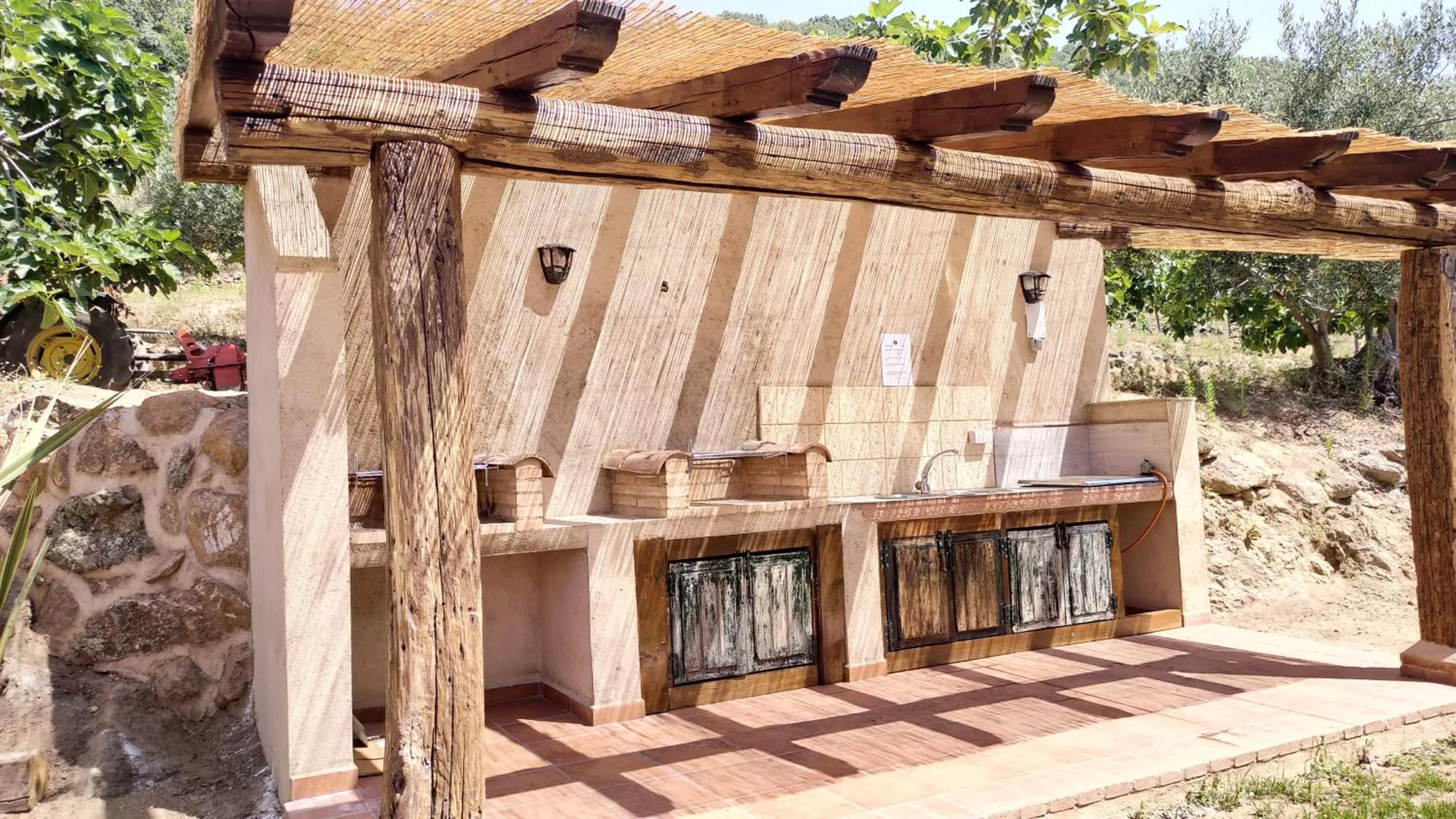 BBQ facilities in Hotel Rural San Giles