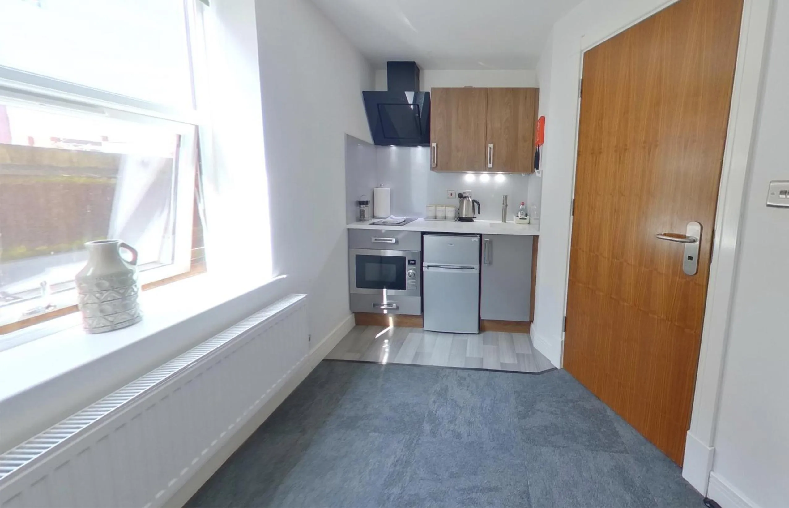 Victoria House - Deluxe Studios in Coventry City Centre, free parking, by COVSTAYS