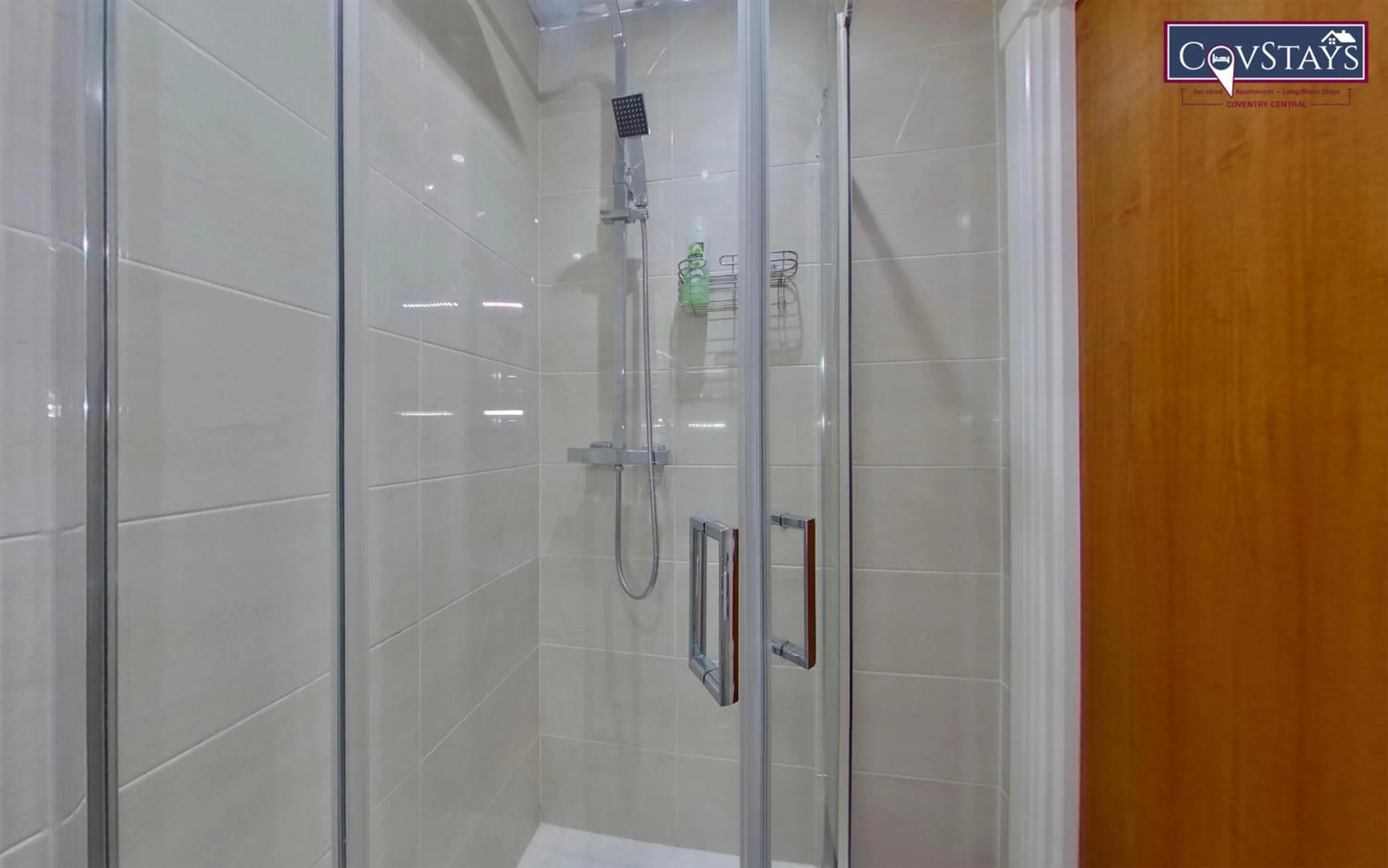 Victoria House - Deluxe Studios in Coventry City Centre, free parking, by COVSTAYS