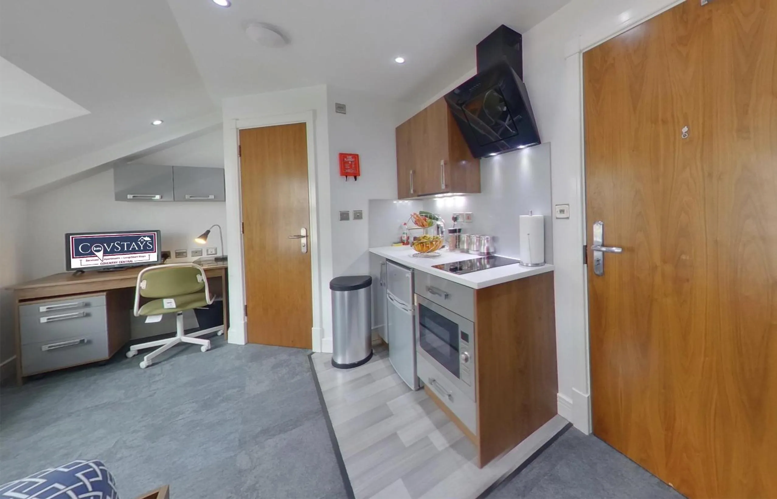 Victoria House - Deluxe Studios in Coventry City Centre, free parking, by COVSTAYS