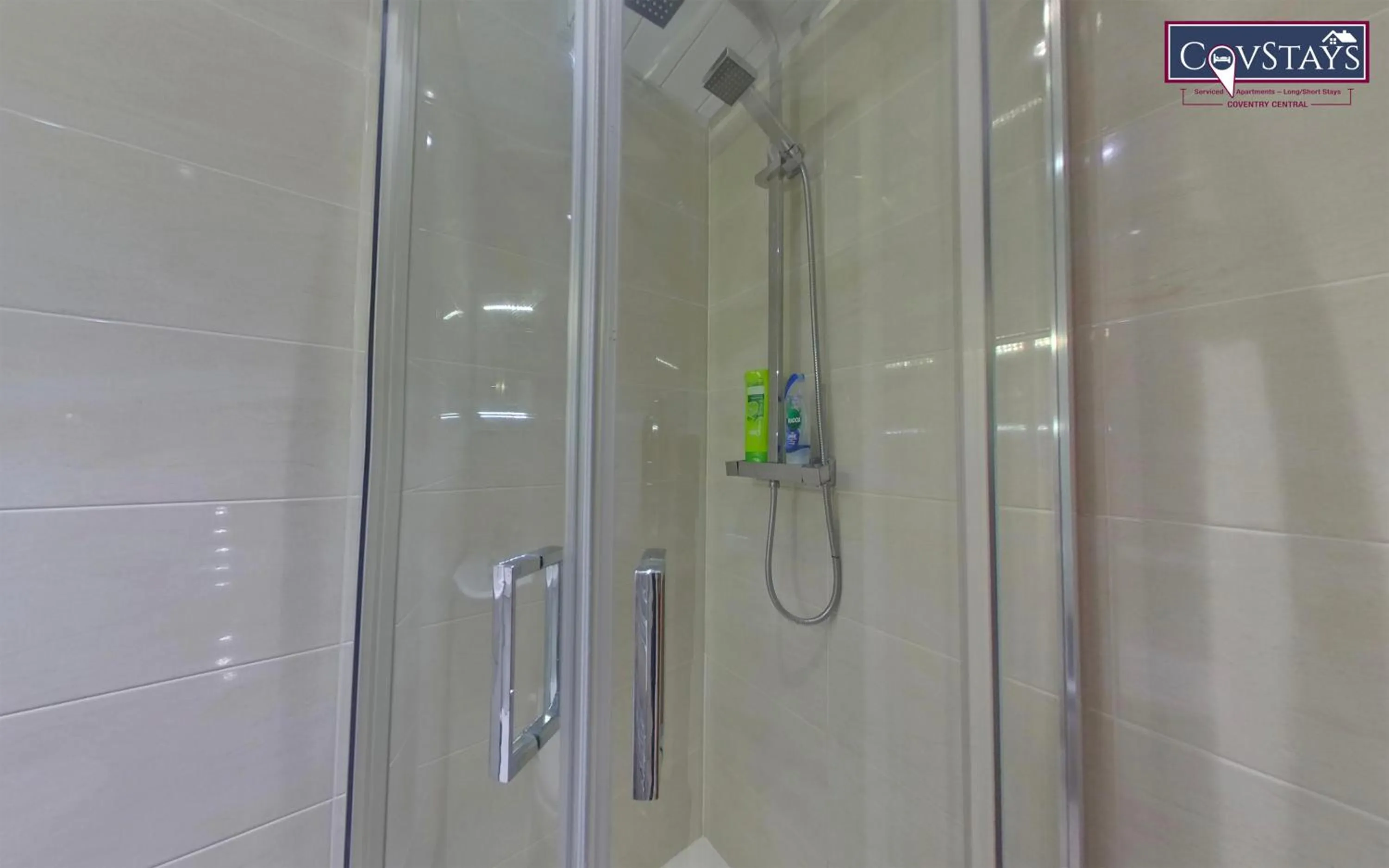 Victoria House - Deluxe Studios in Coventry City Centre, free parking, by COVSTAYS