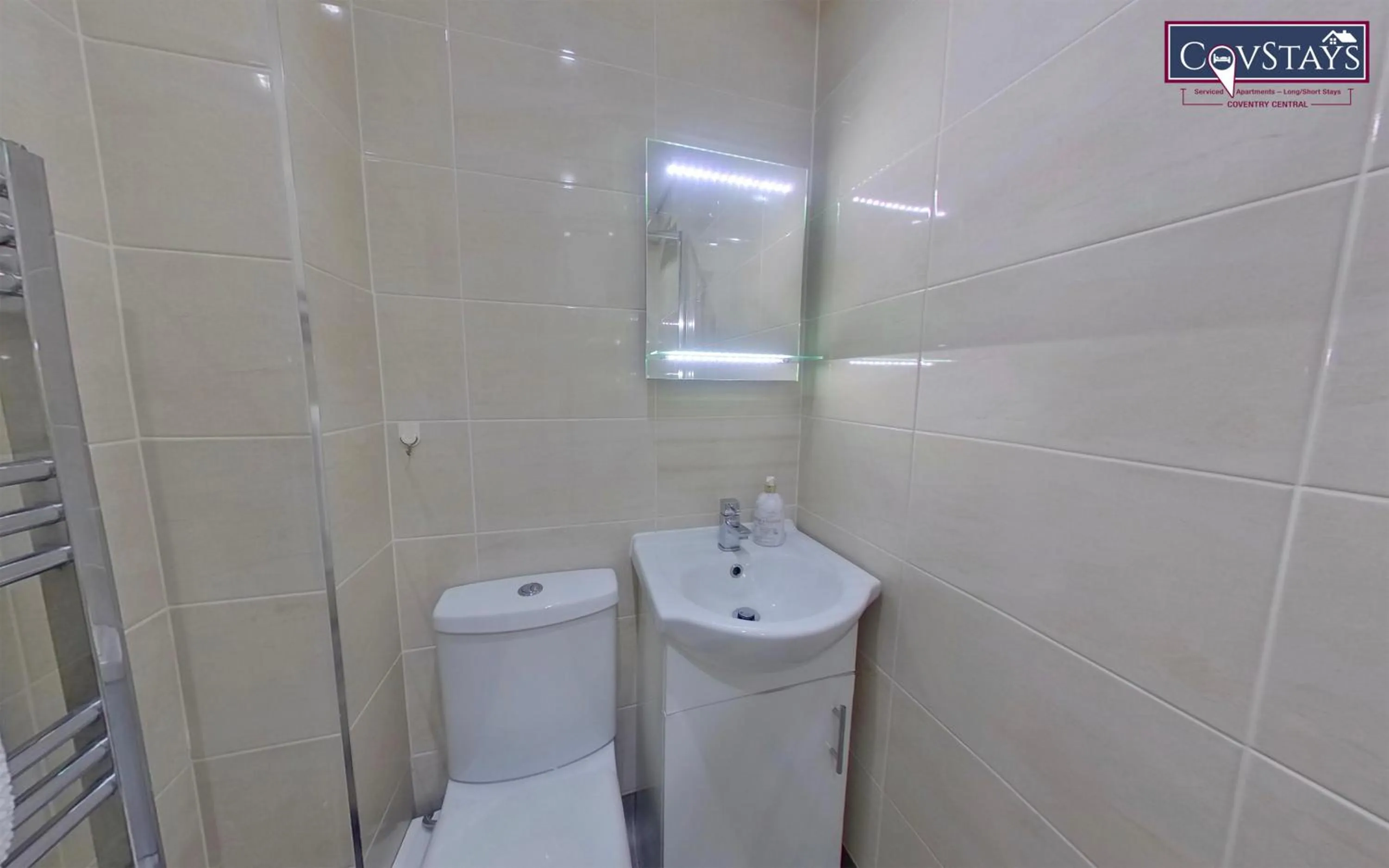 Victoria House - Deluxe Studios in Coventry City Centre, free parking, by COVSTAYS