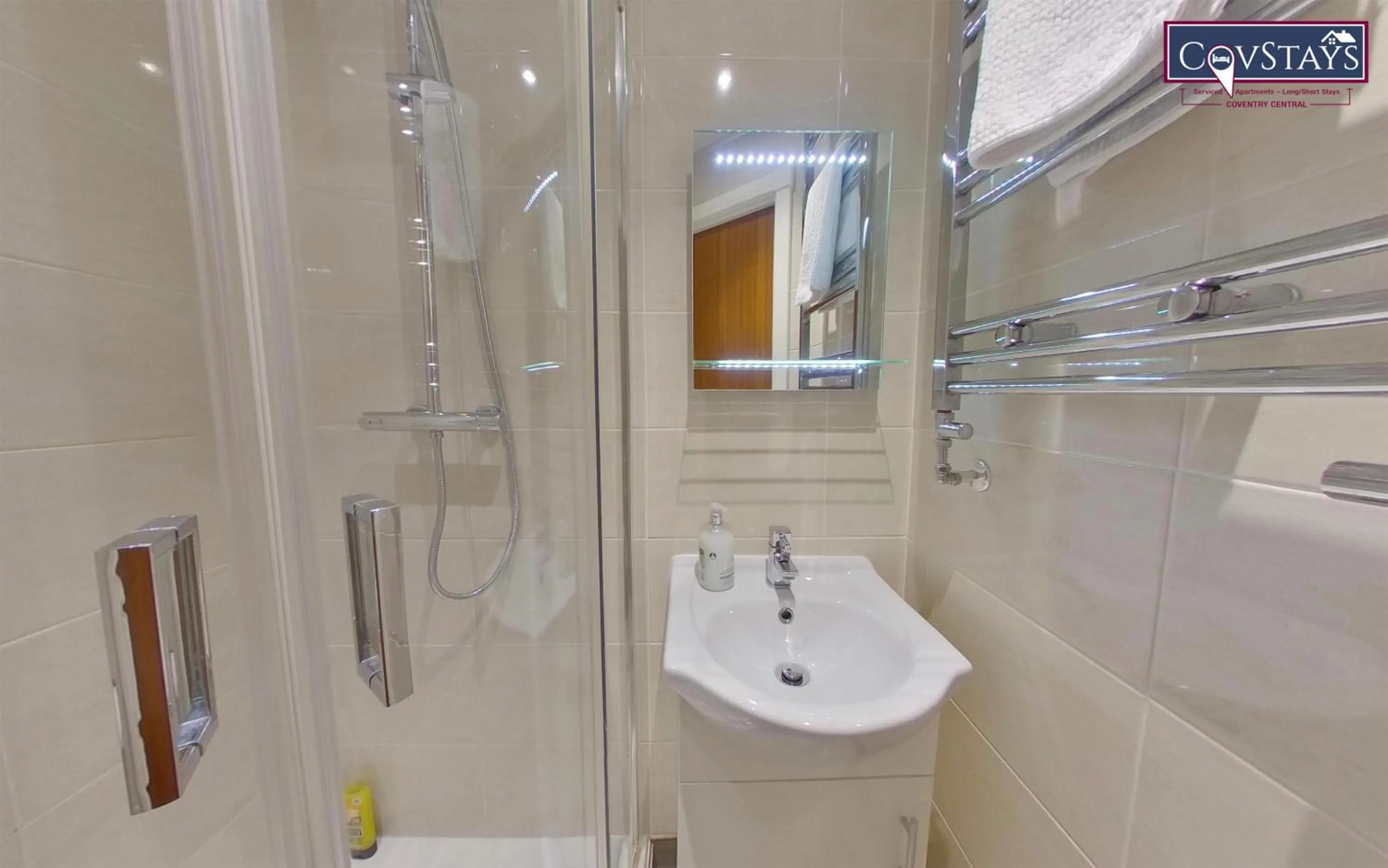 Victoria House - Deluxe Studios in Coventry City Centre, free parking, by COVSTAYS