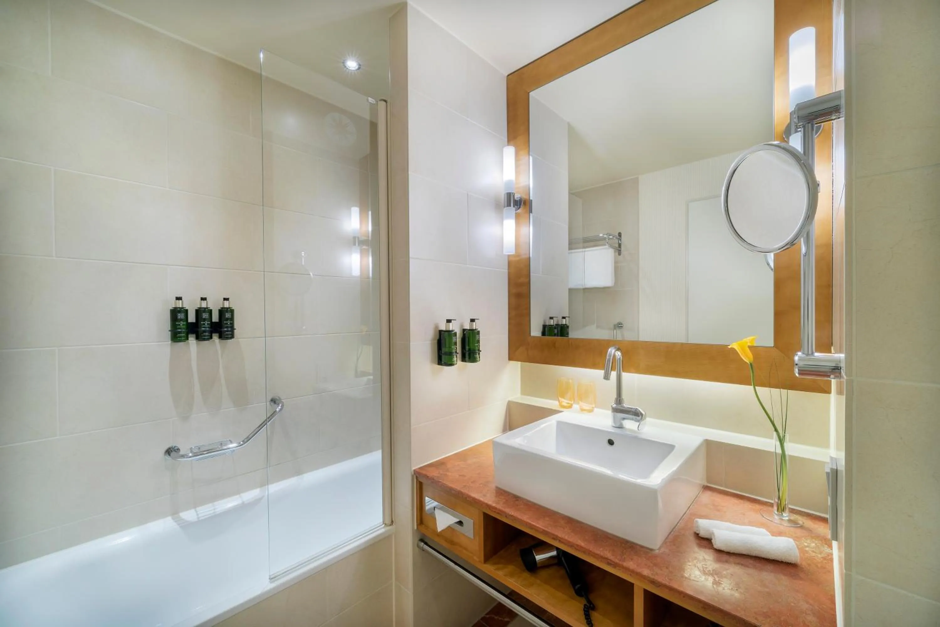 Shower in Meliá Berlin