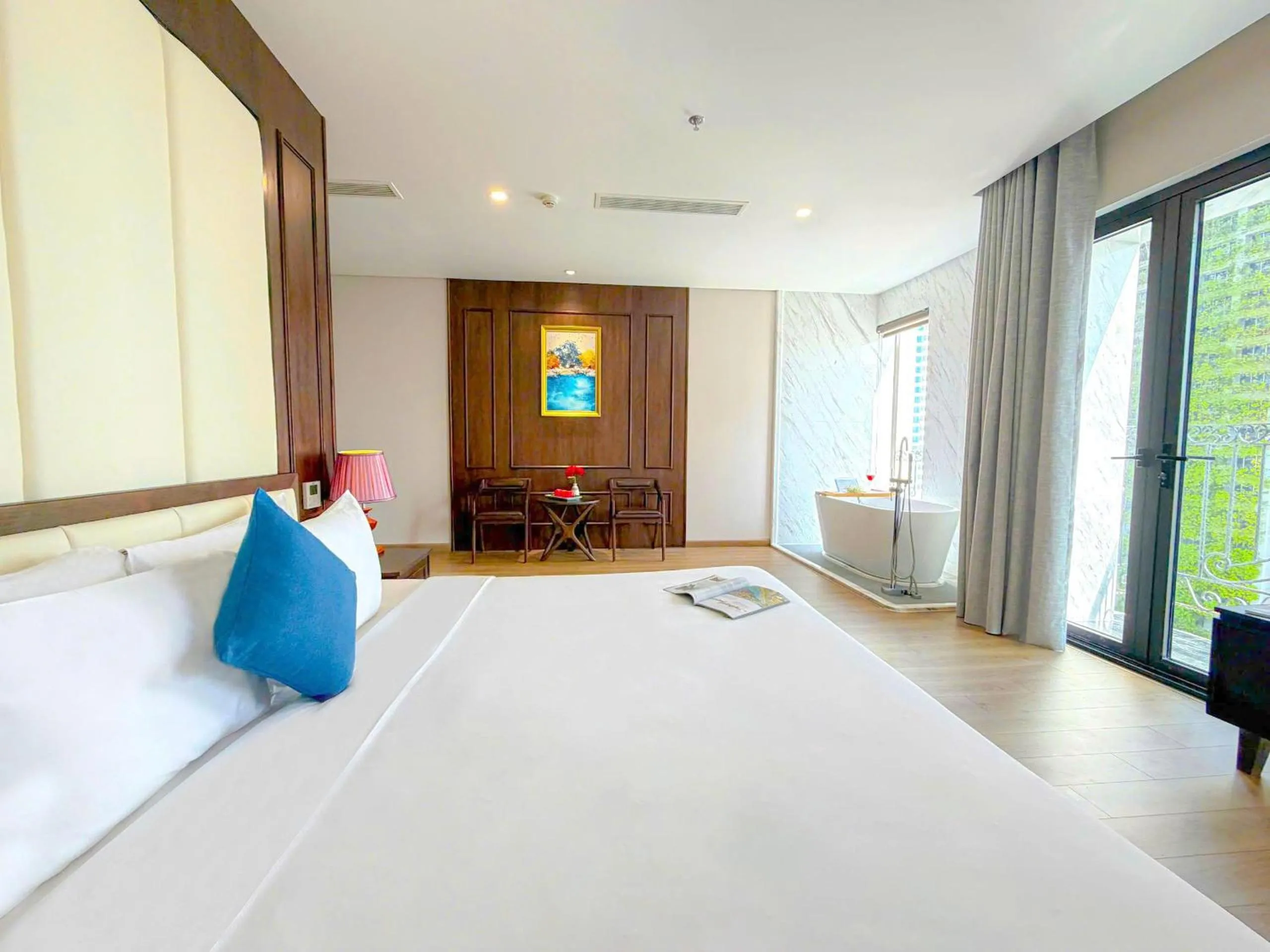 Bedroom, Bed in Golden Lotus Hotel Da Nang - Rooftop Bar Sea View