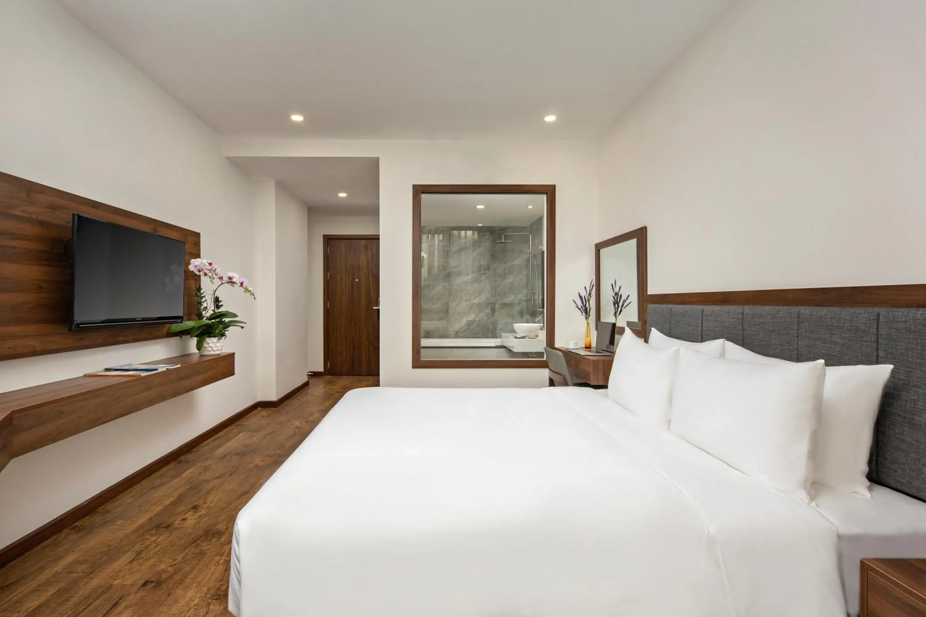 Deluxe Double Room with Bath in Capecia Danang Hotel and Apartment Deluxe Double Room with Bath in Capecia Danang Hotel and Apartment