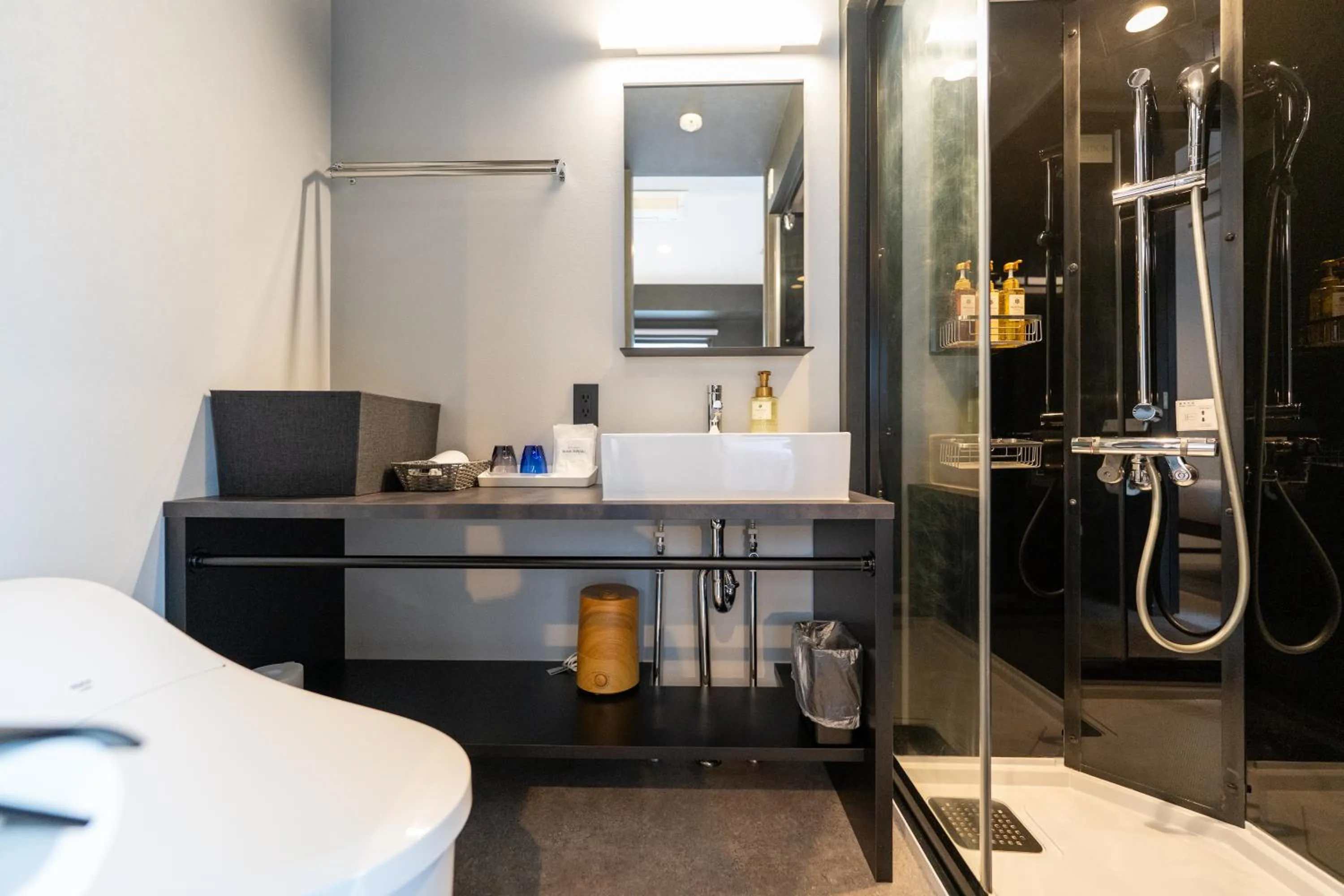 Shower in HOTEL TABARD TOKYO