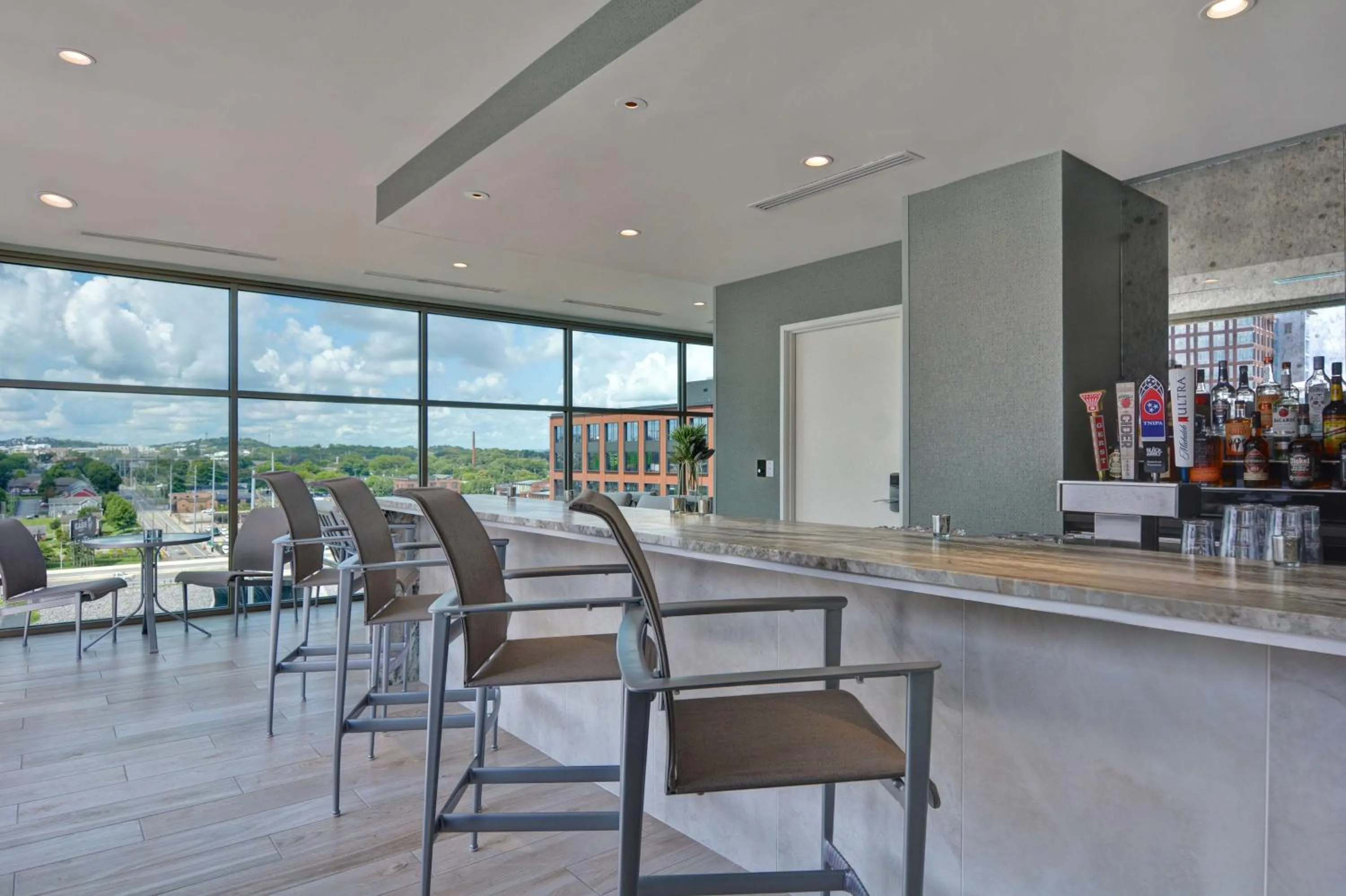 Restaurant/places to eat in Hampton Inn & Suites Nashville Downtown Capitol View, Tn