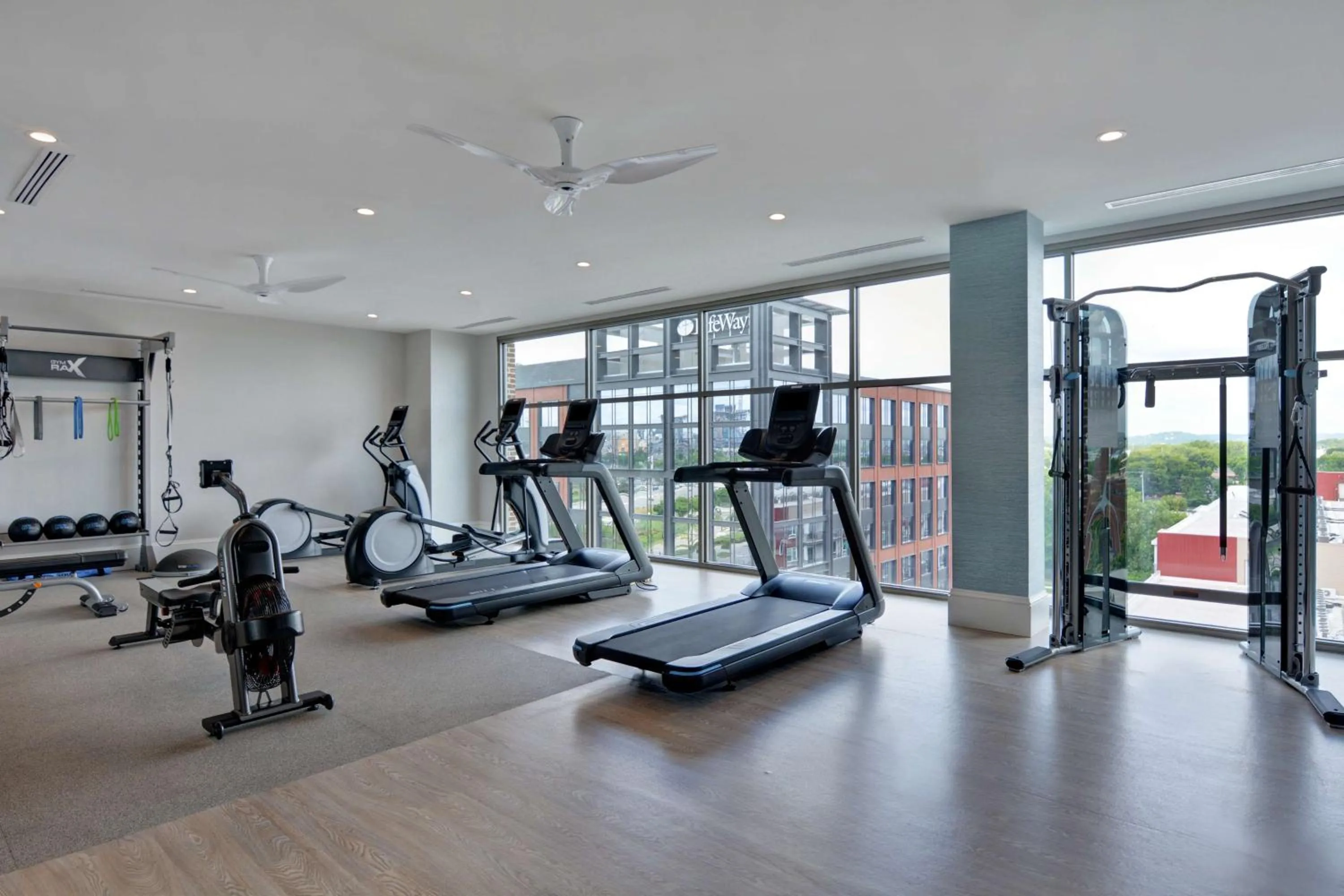 Fitness centre/facilities in Hampton Inn & Suites Nashville Downtown Capitol View, Tn