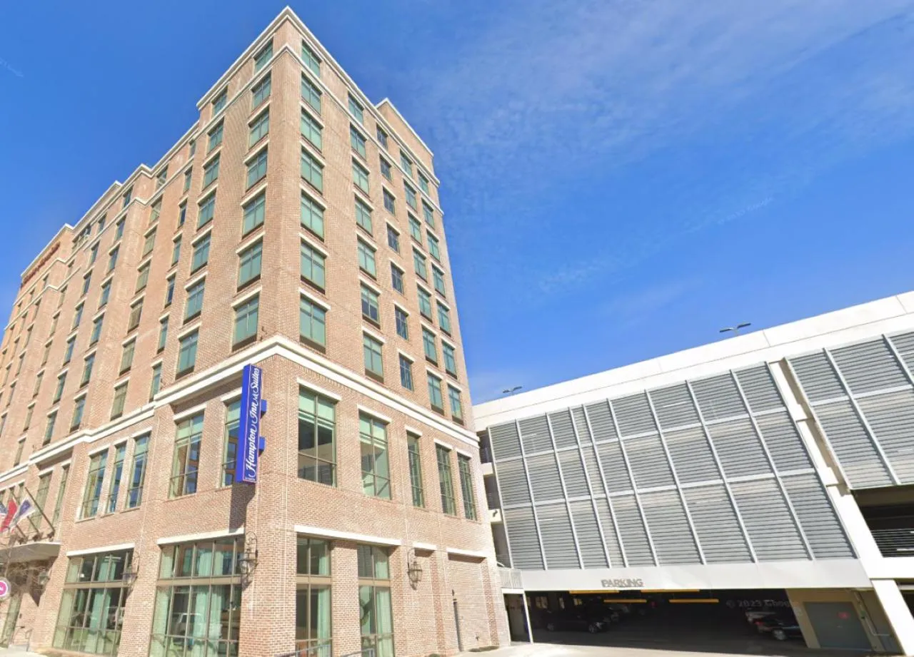 Parking in Hampton Inn & Suites Nashville Downtown Capitol View, Tn