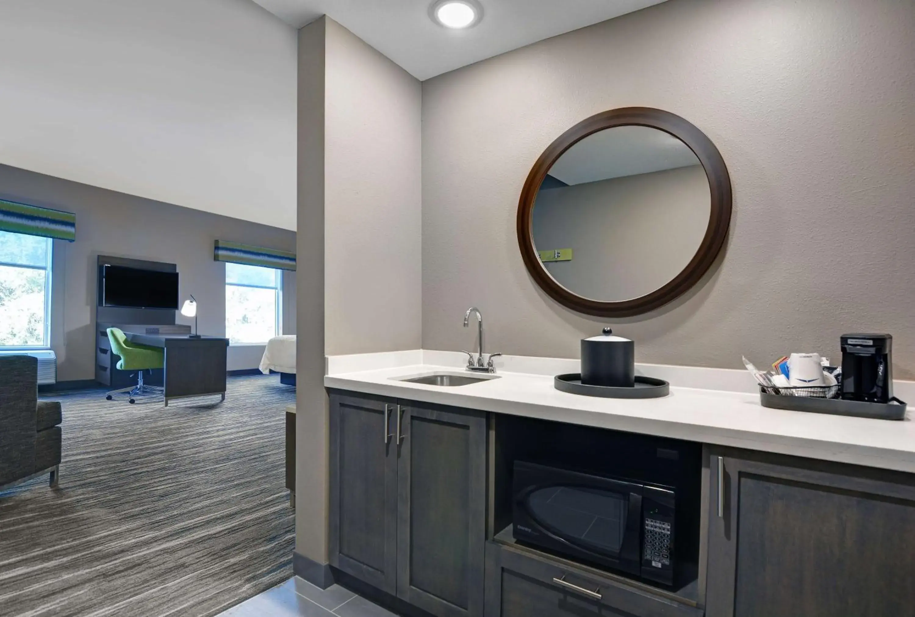 Bedroom in Hampton Inn And Suites Macclenny I-10 Bedroom in Hampton Inn And Suites Macclenny I-10