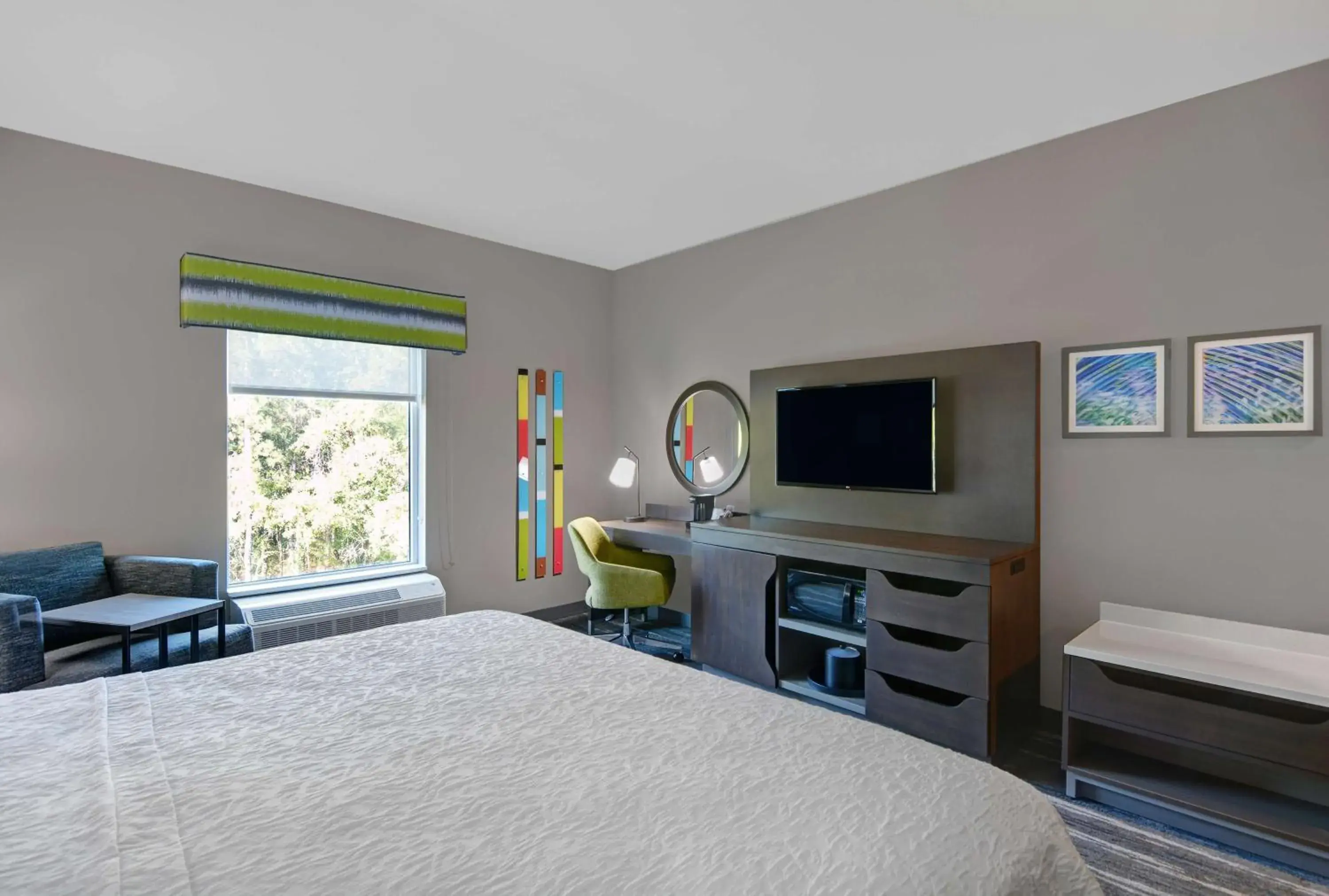 Bedroom, Bed in Hampton Inn And Suites Macclenny I-10 Bedroom, Bed in Hampton Inn And Suites Macclenny I-10