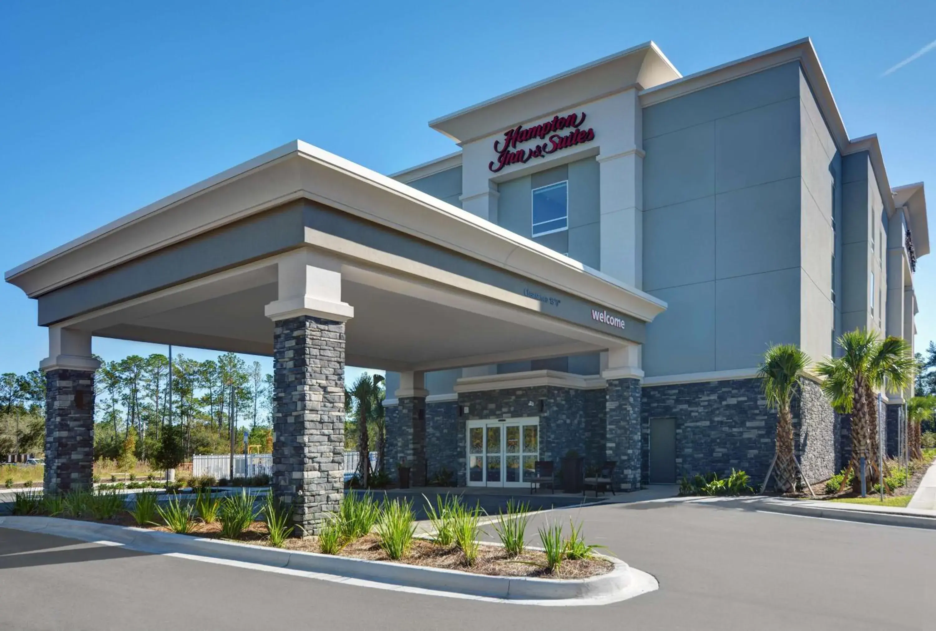 Property building in Hampton Inn And Suites Macclenny I-10 Property building in Hampton Inn And Suites Macclenny I-10