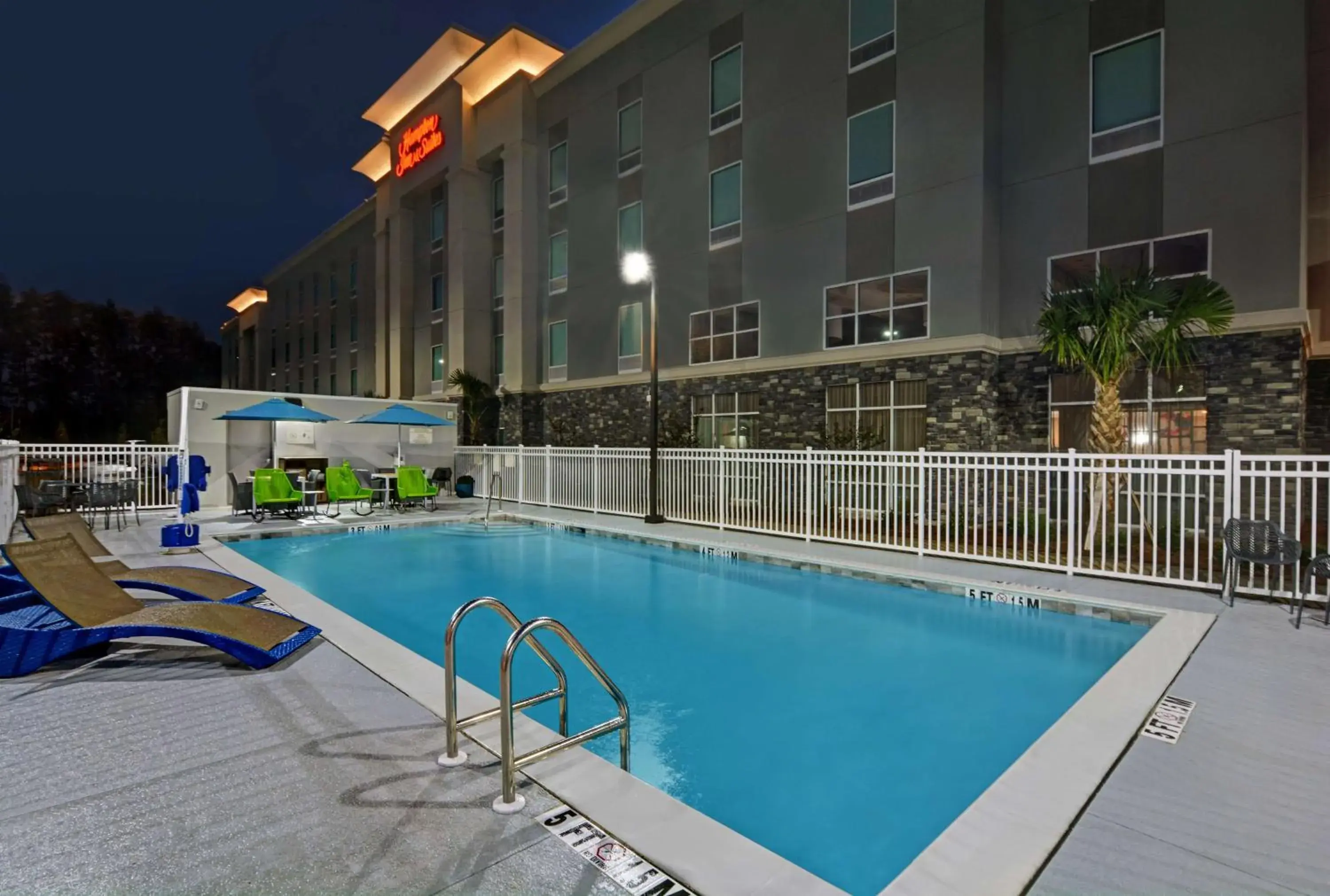 Pool view in Hampton Inn And Suites Macclenny I-10 Pool view in Hampton Inn And Suites Macclenny I-10