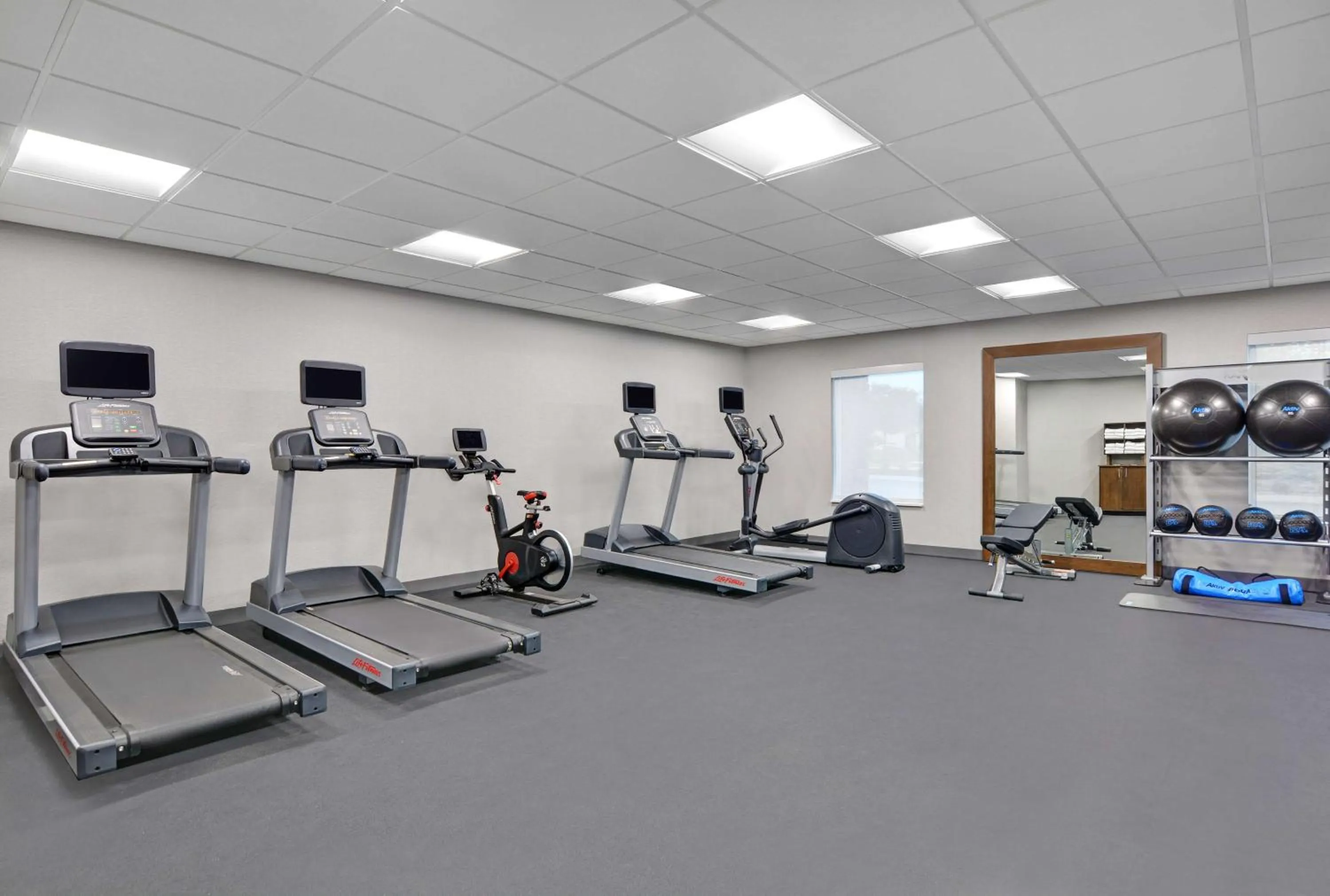 Fitness centre/facilities in Hampton Inn And Suites Macclenny I-10