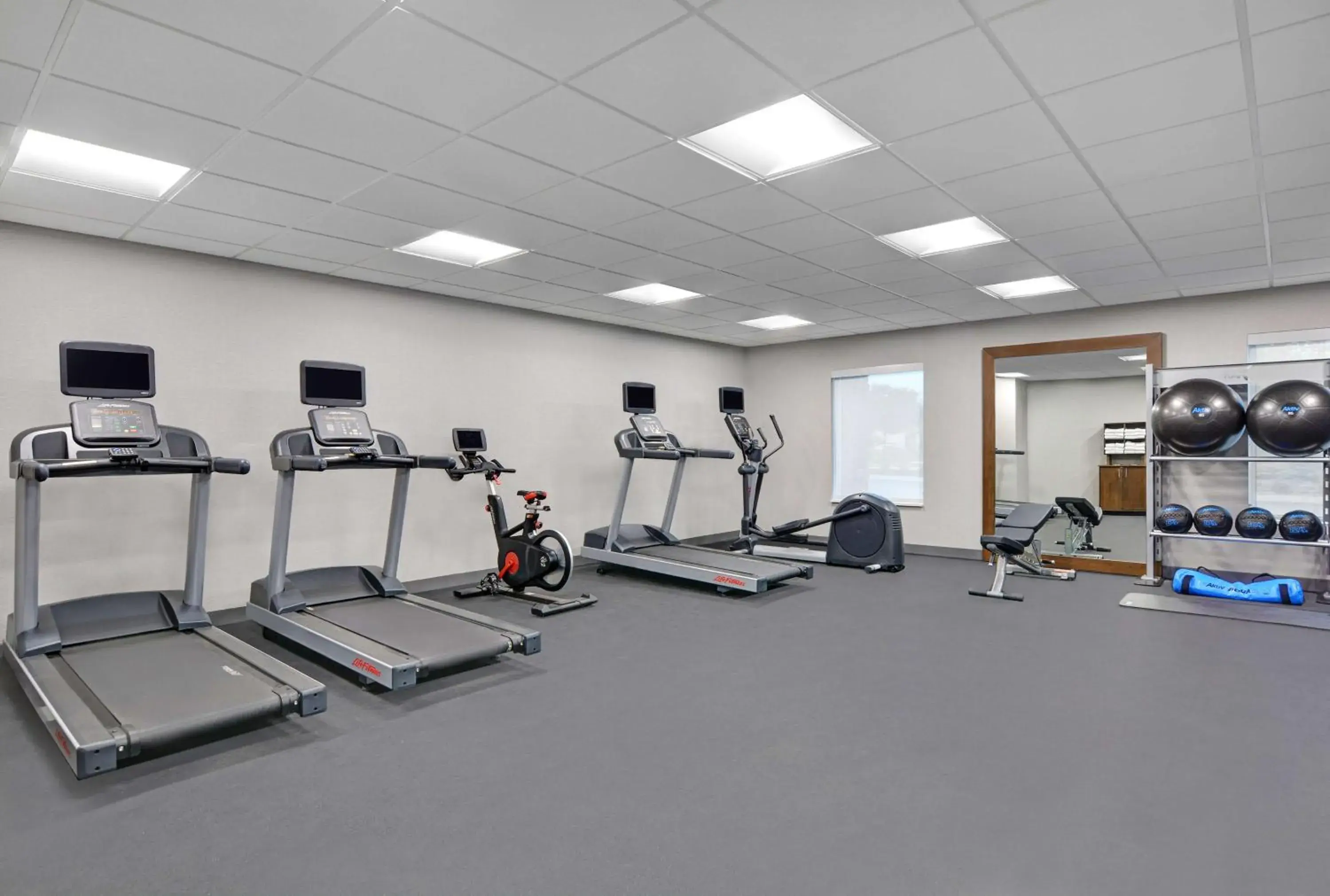 Fitness centre/facilities in Hampton Inn And Suites Macclenny I-10 Fitness centre/facilities in Hampton Inn And Suites Macclenny I-10
