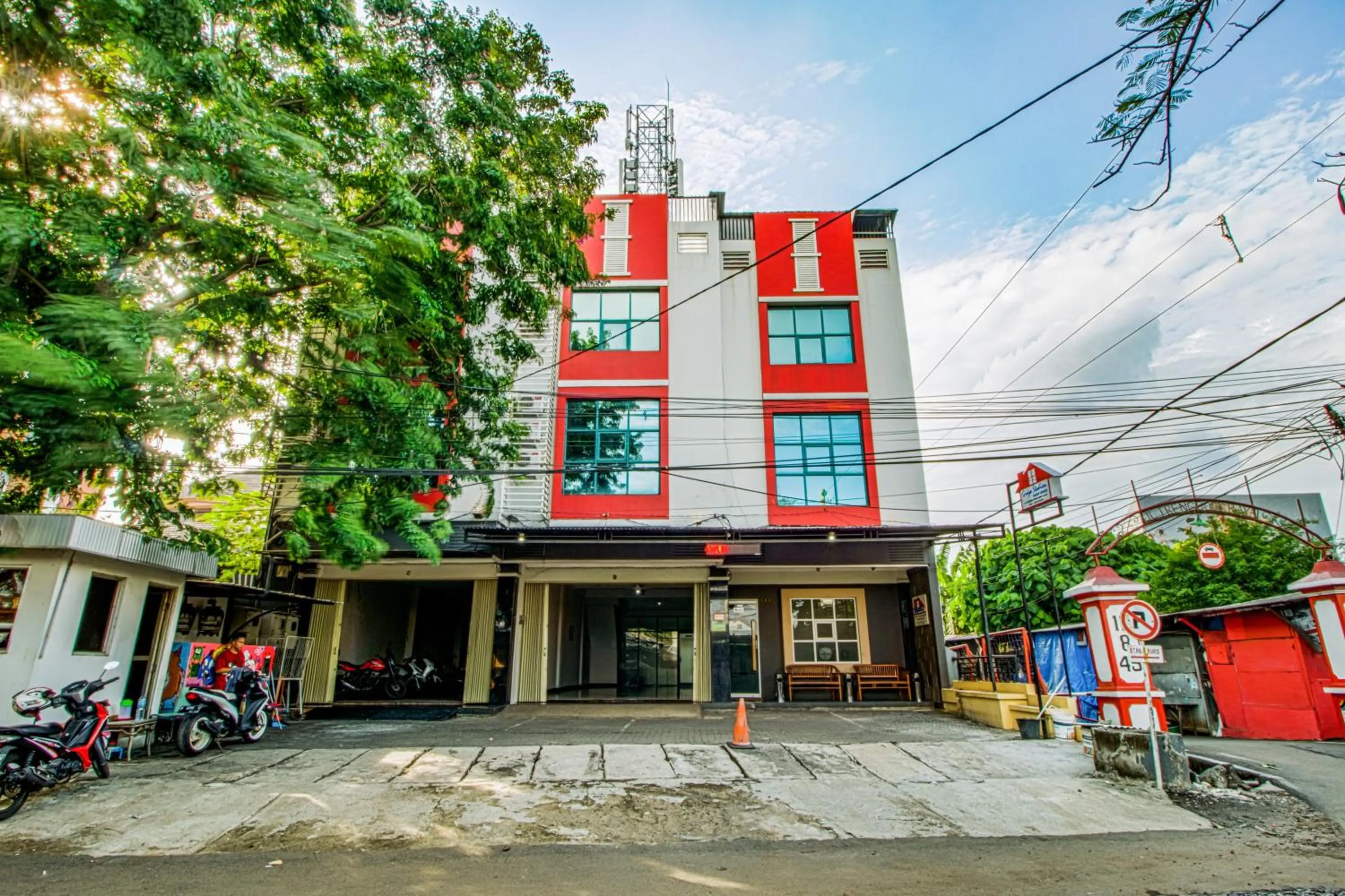 Property building in Griya Stadion