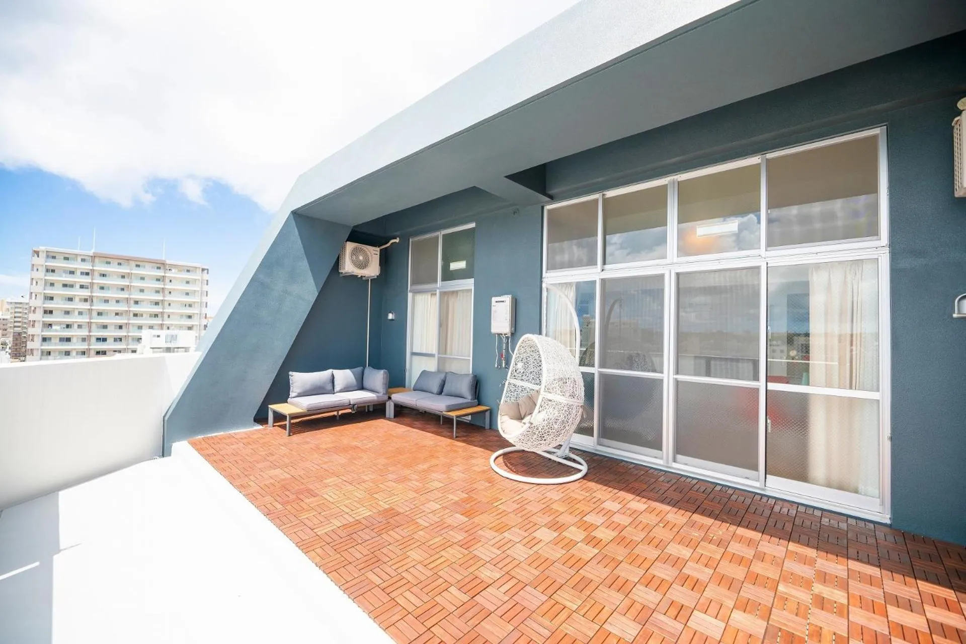 Balcony/Terrace, Bed in Hotel Tomas Asahibashi Station