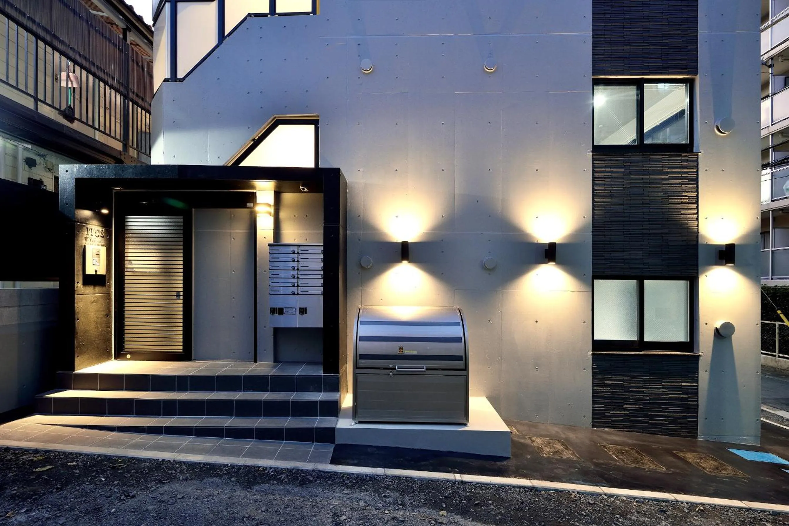 Facade/entrance in Itos Ebisu