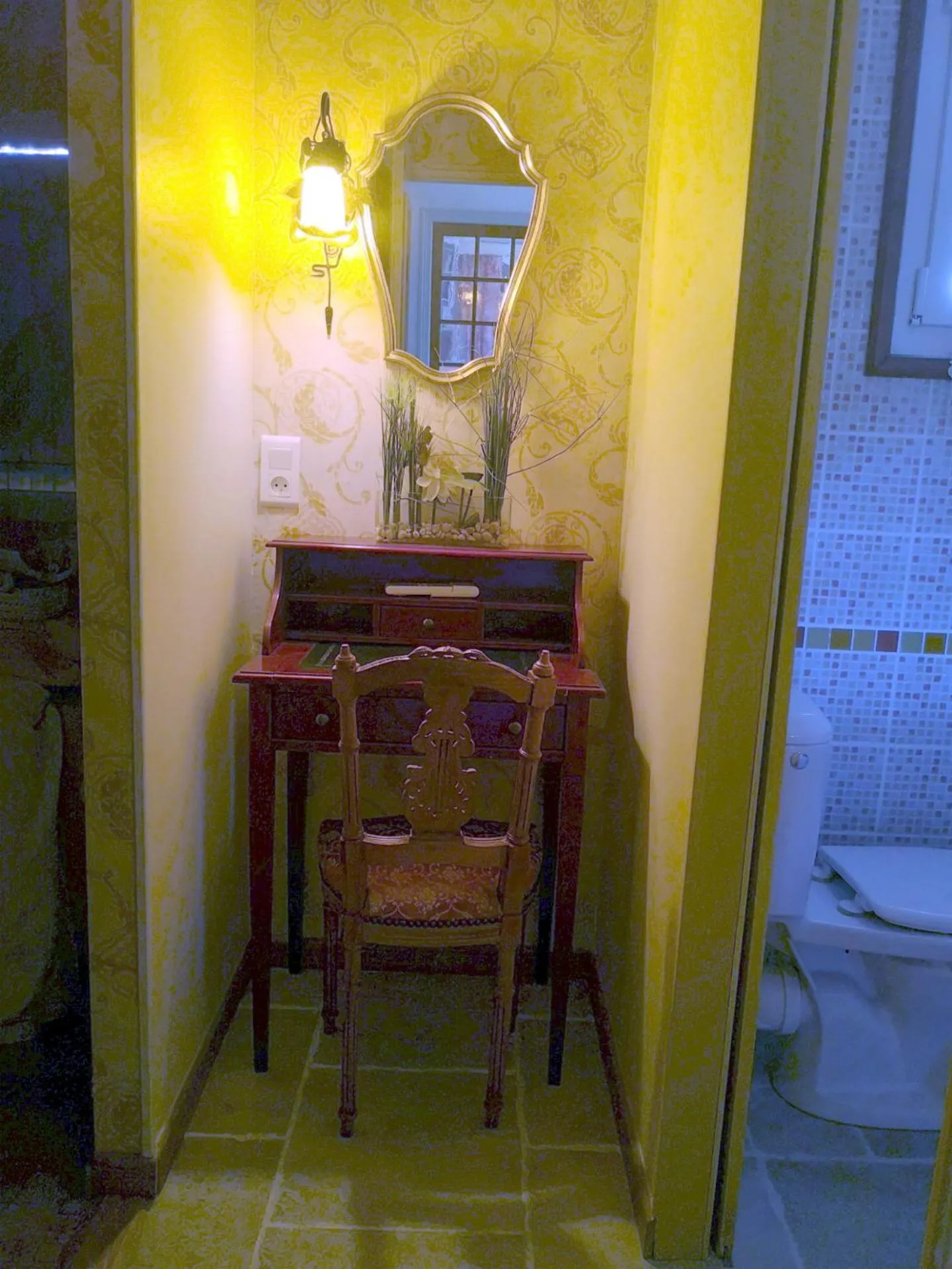 Deluxe Double Room with Bath in Chambre d'hôte "Avignon"