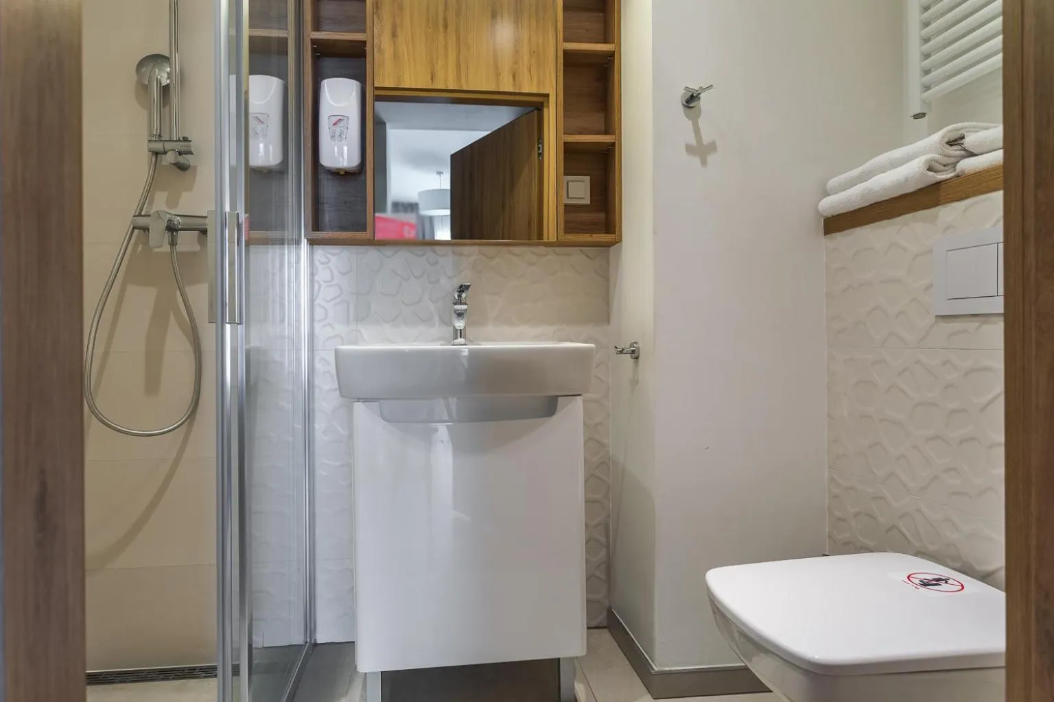 Bathroom in RentPlanet - Apartamenty Wolska
