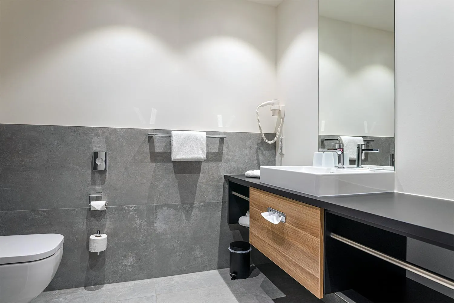 Bathroom in N+S City Hotel Neumarkt